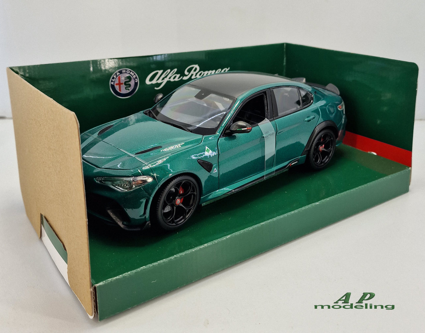 modellino auto 1/18 alfa romeo giulia GTA modellini da collezione bburago