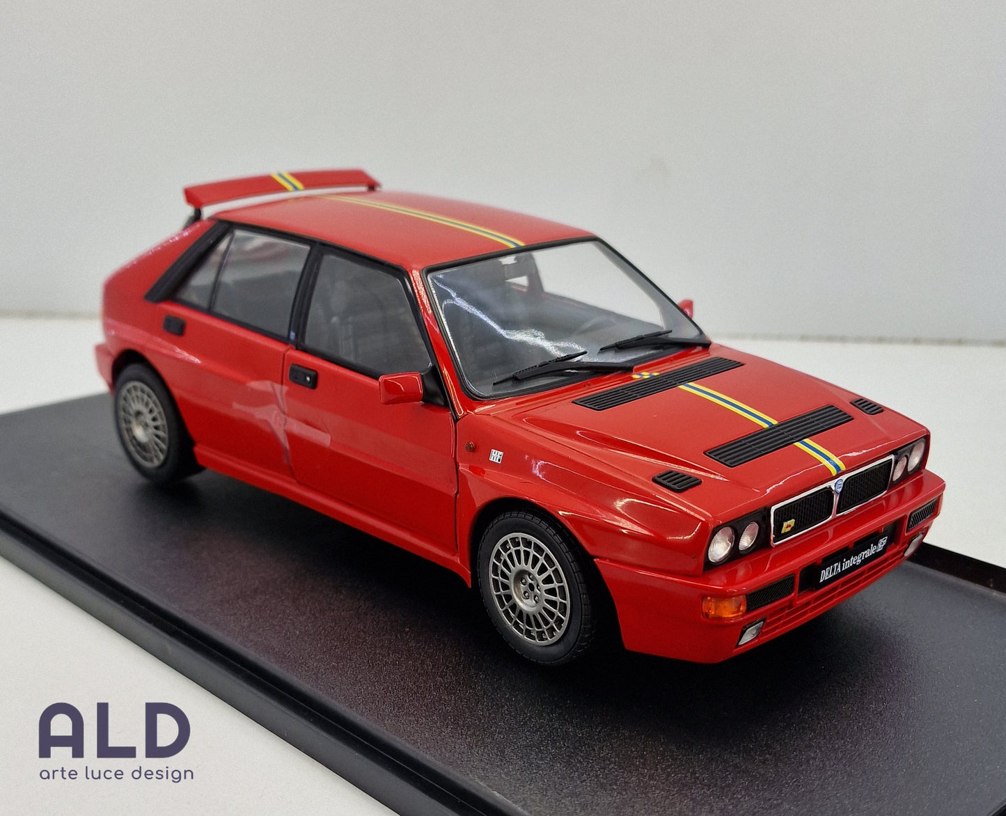 modellino auto 1/18 lancia delta HF integrale macchinina da collezione die cast