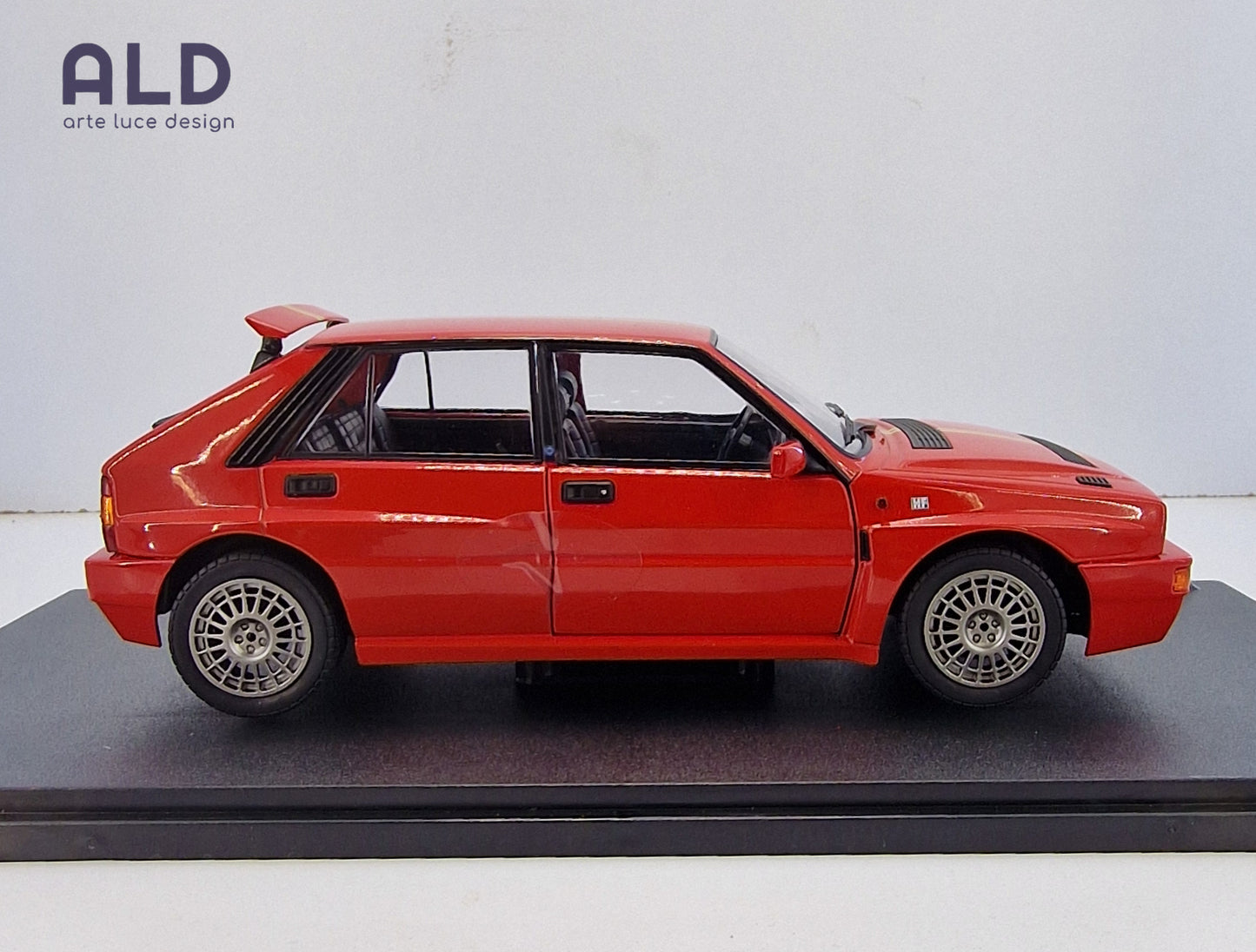 modellino auto 1/18 lancia delta HF integrale macchinina da collezione die cast