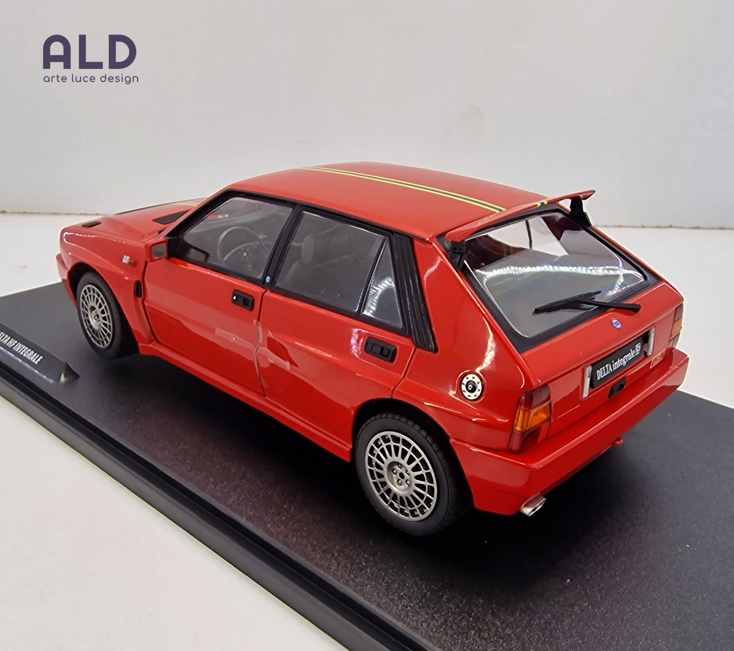 modellino auto 1/18 lancia delta HF integrale macchinina da collezione die cast
