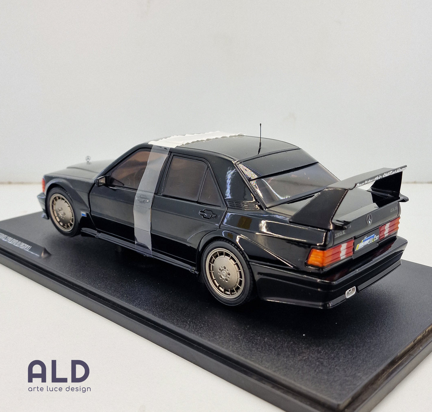 modellino auto scala 1/18 mercedes 190 evo 2 w201 modellini della solido