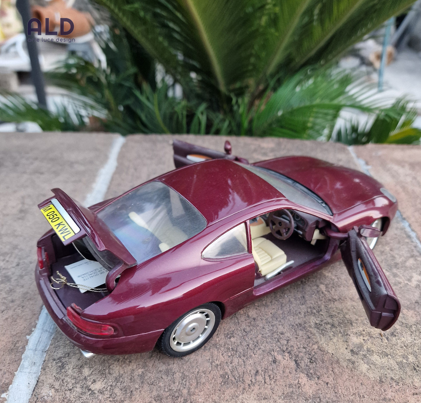 modellino auto scala 1/18 Aston martin DB7 coupè modellini die cast collezione