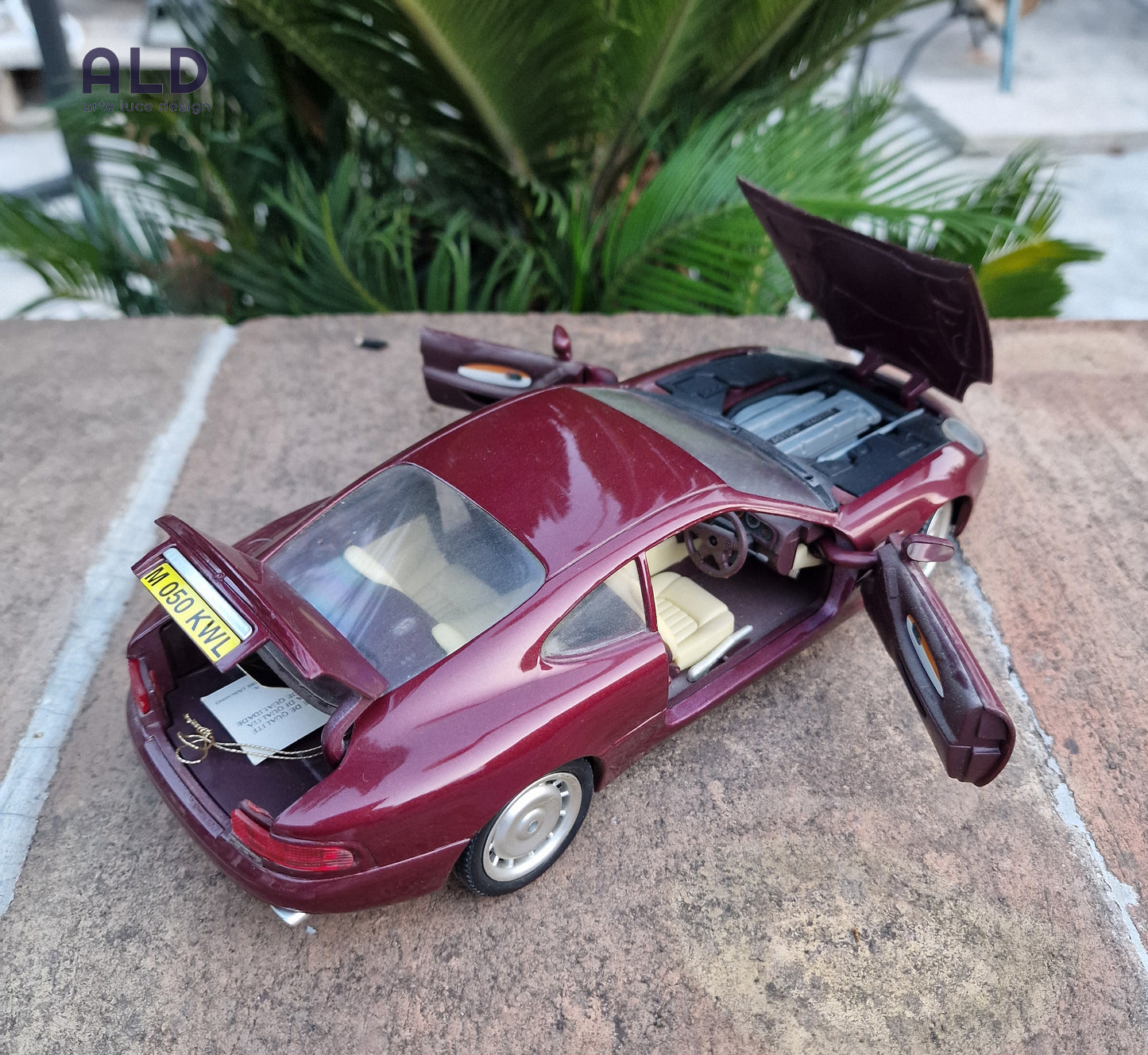 modellino auto scala 1/18 Aston martin DB7 coupè modellini die cast collezione