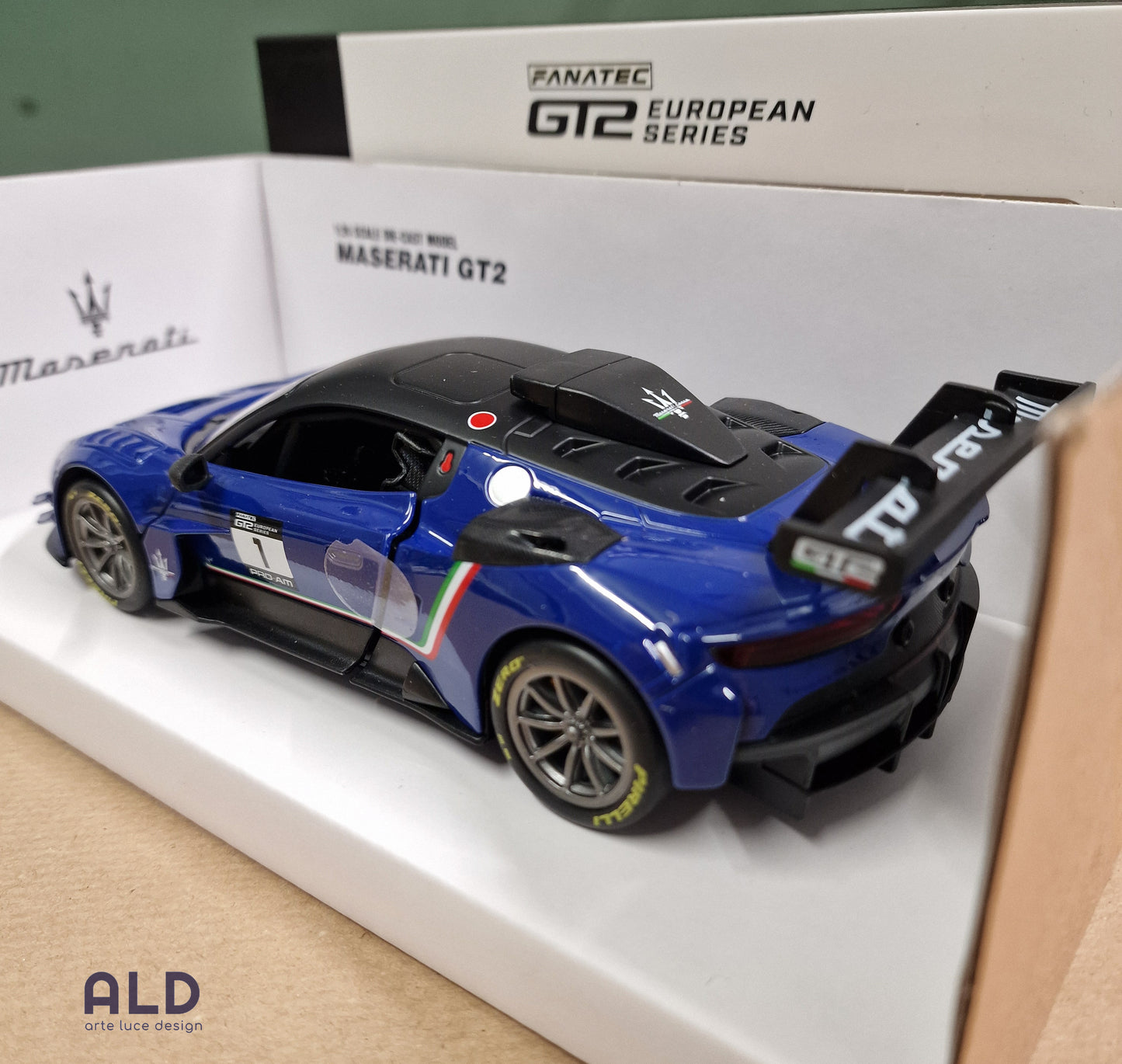 modellino auto scala 1/24 maserati gt2 modellini da collezione die cast