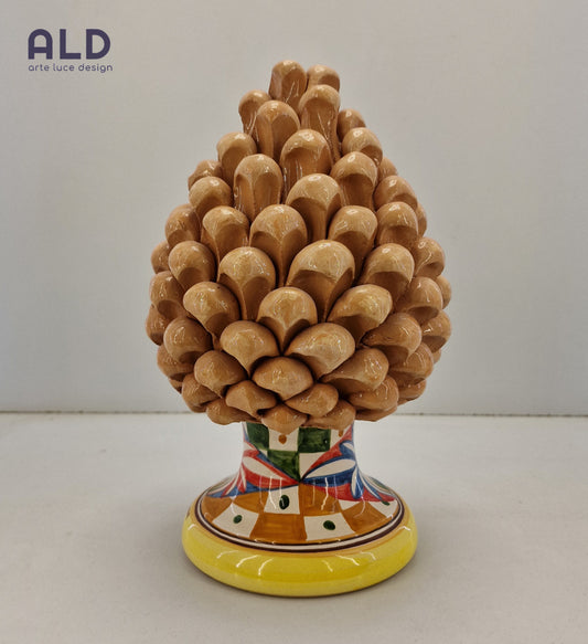 Pigna soprammobile in ceramica di Caltagirone color rosa cipria  altezza 26cm