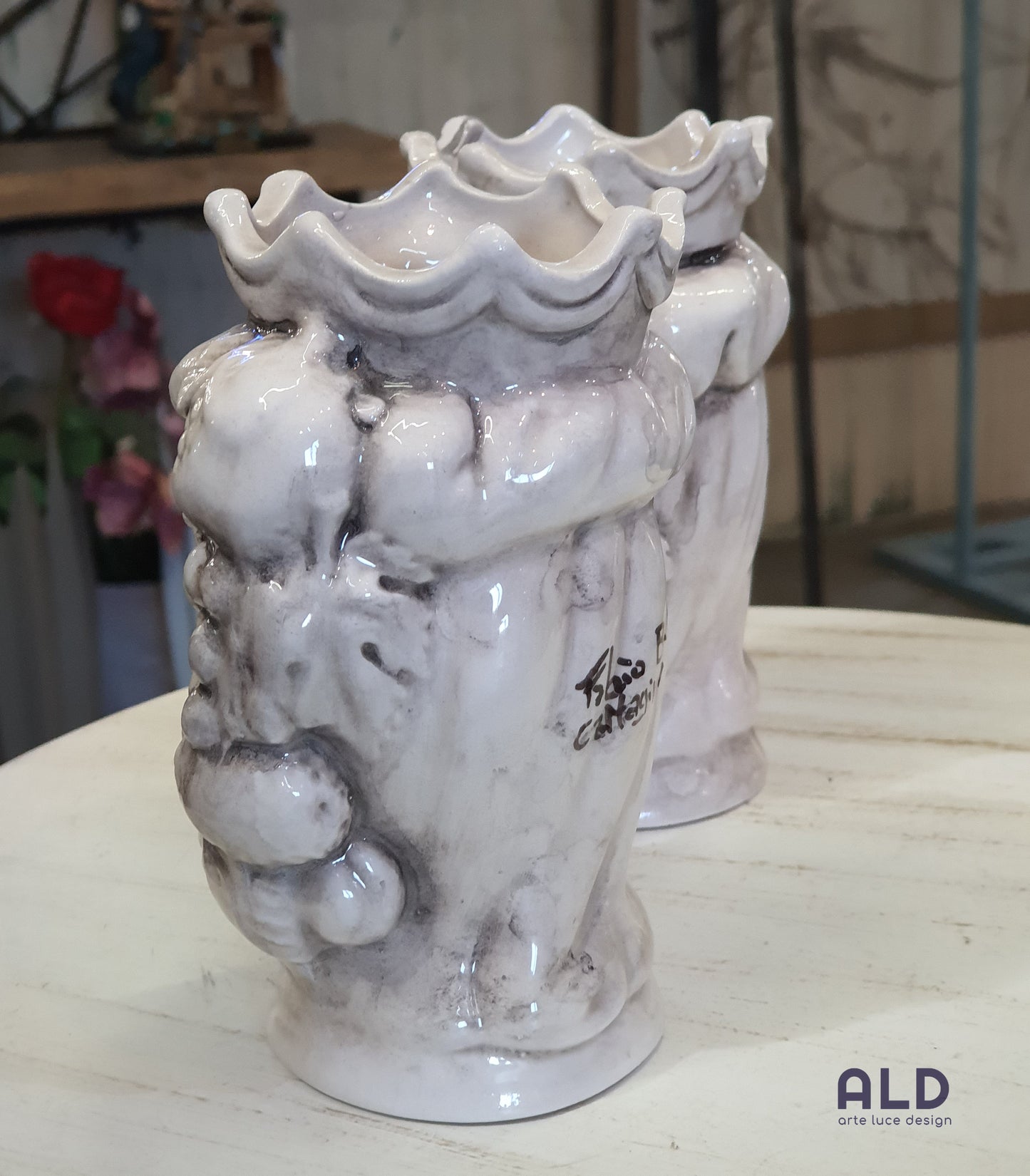 Teste di moro in ceramica di Caltagirone coppia vasi soprammobili bianco invecchiato altezza 13cm