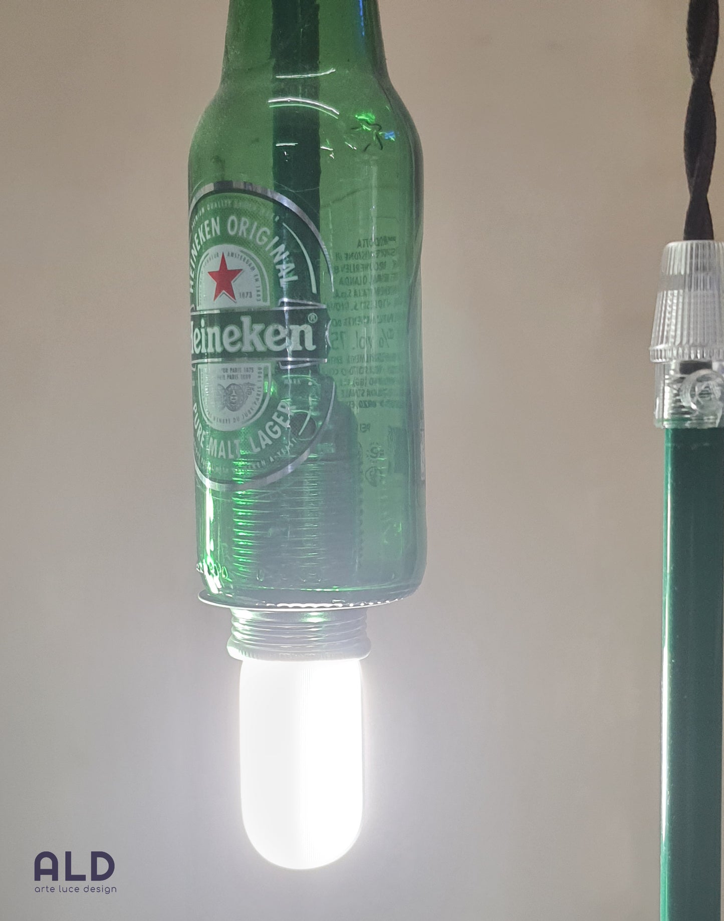 Lampadario a sospensione  da bar taverna pub sala giochi con bottiglie pendenti