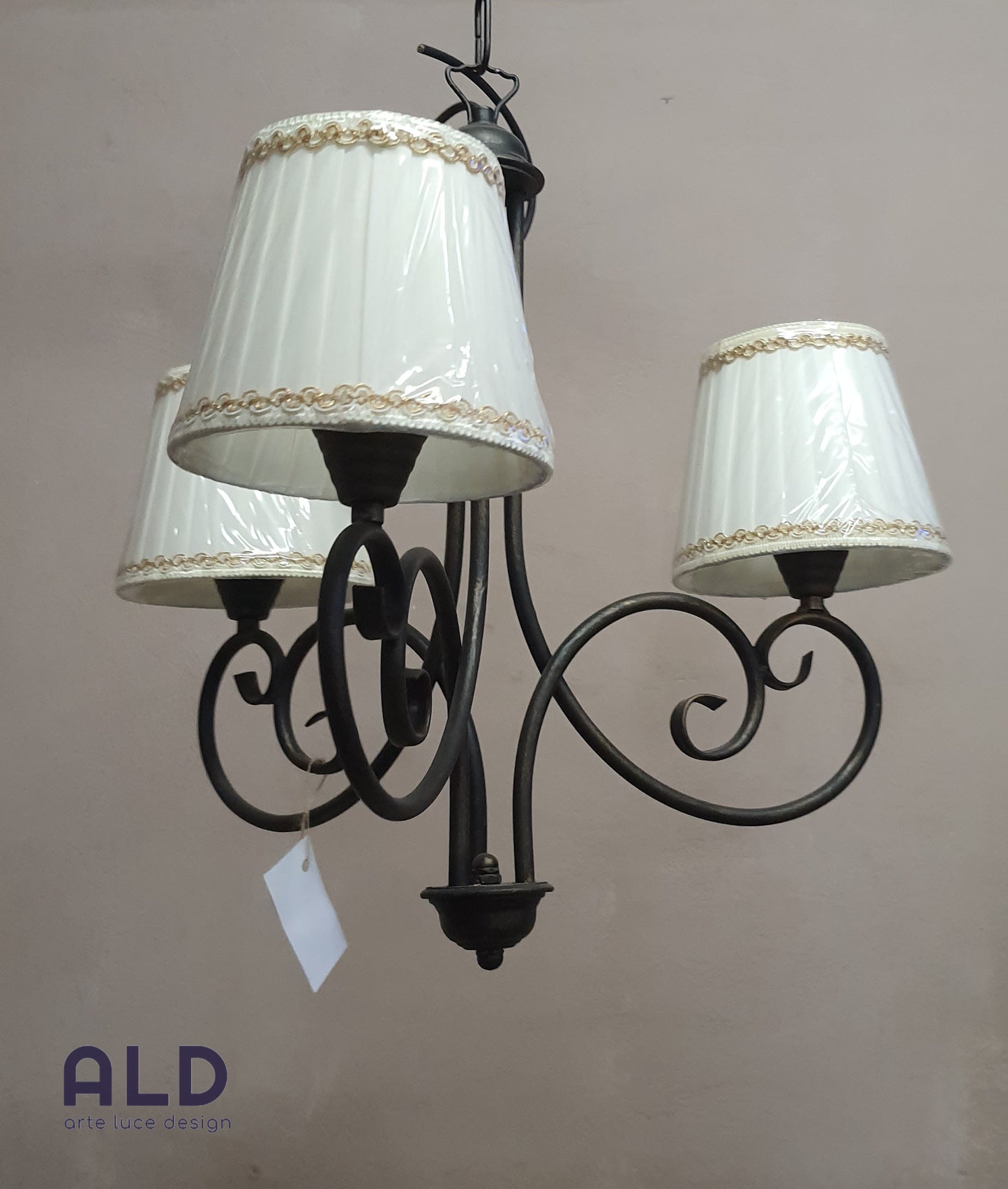 Lampadario artigianale in ferro battuto per camera da letto cameretta 3 luci e14