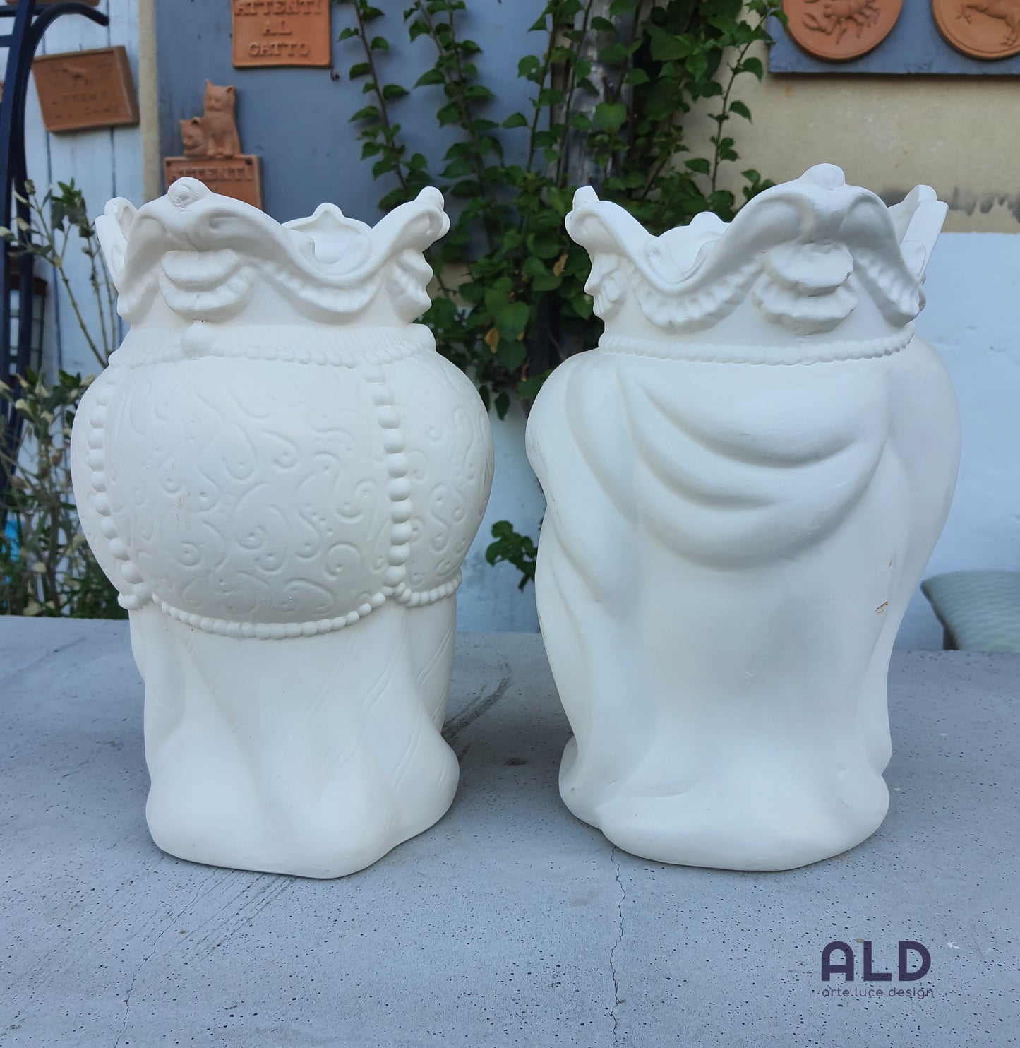 Teste di moro in terracotta bianca grezza coppia vasi soprammobili