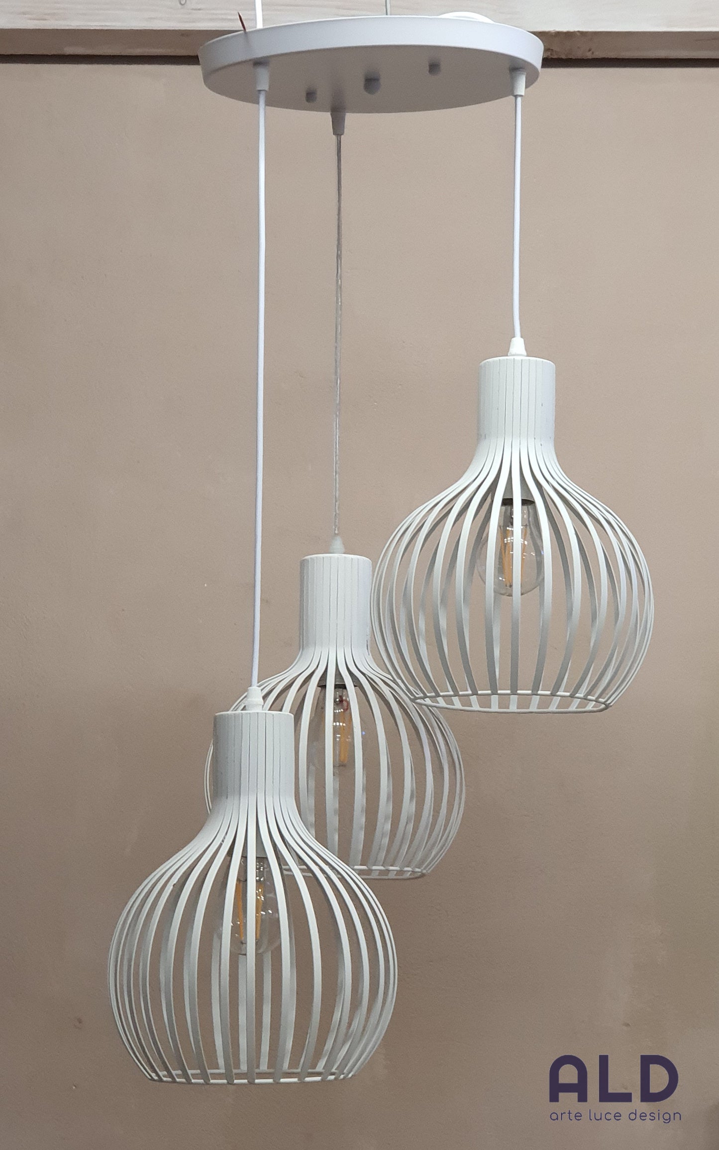 Sospensione moderna a 3 luci E27 lampadario bianco da cucina paralumi traforati