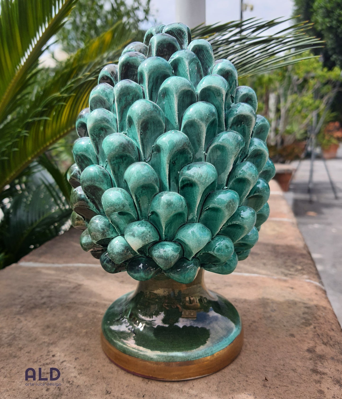 Soprammobile Siciliano in Ceramica di Caltagirone Pigna a sfumature di verde h21