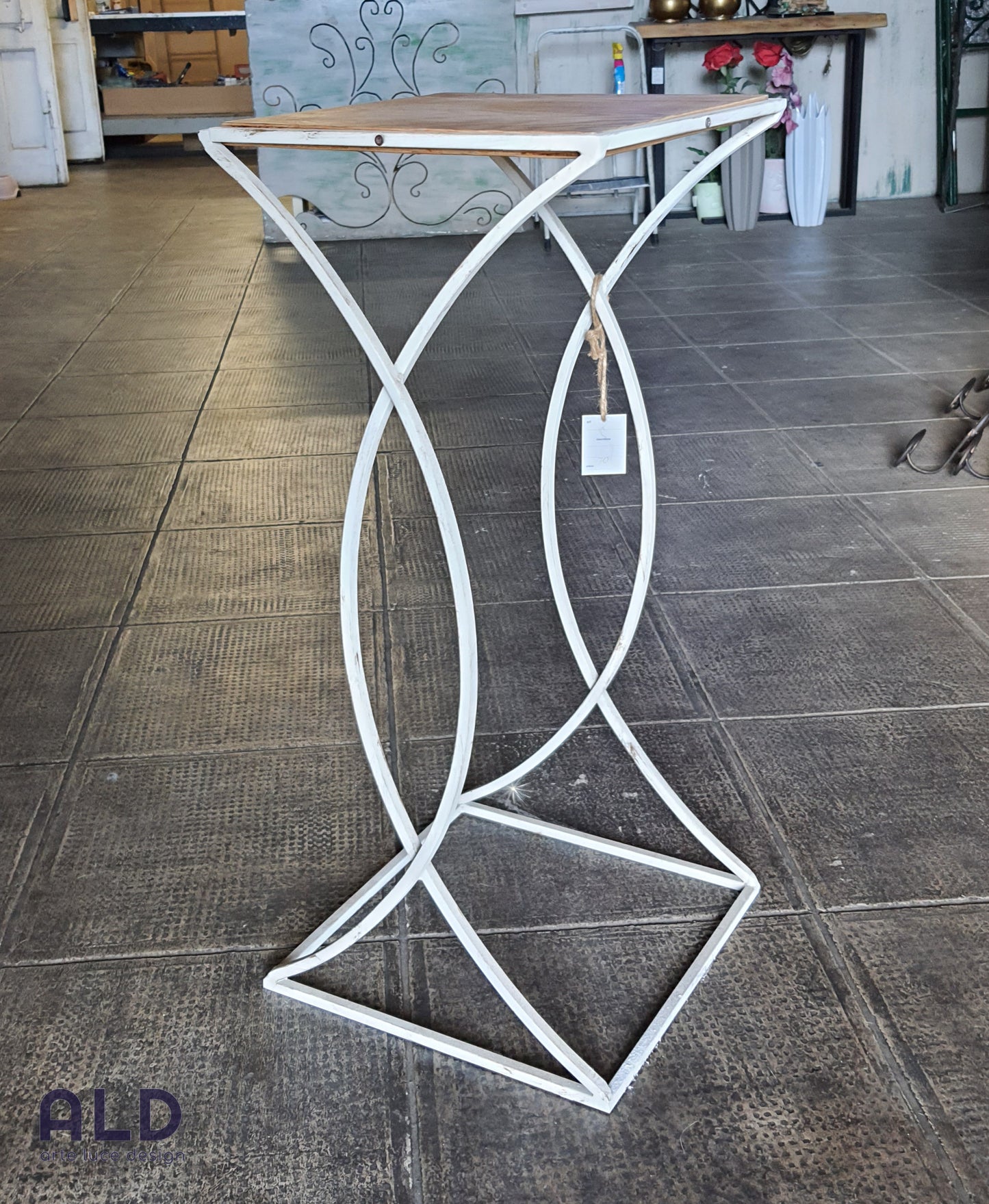 Tavolino Alto in metallo Alzata piano in legno Piedistallo per fiori H70cm