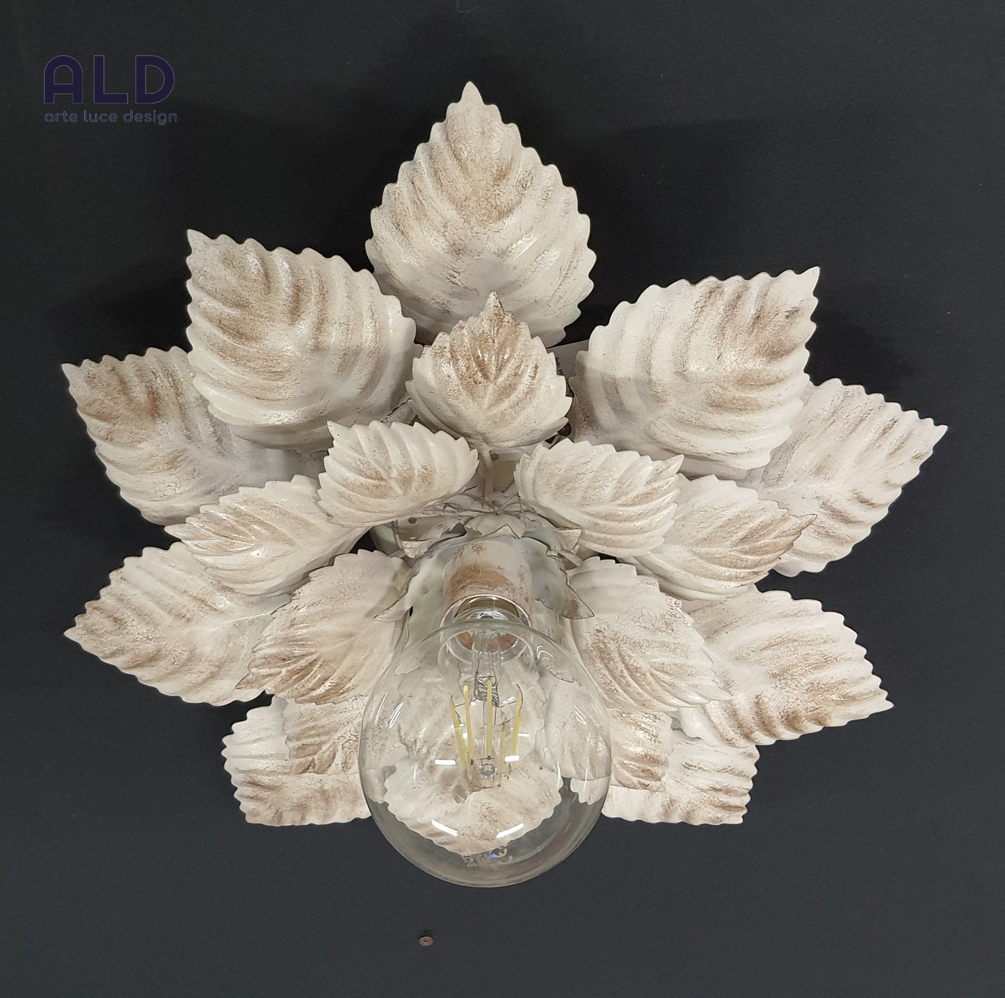 Plafoniera classica in metallo avorio invecchiato lampada da tetto o parete E27