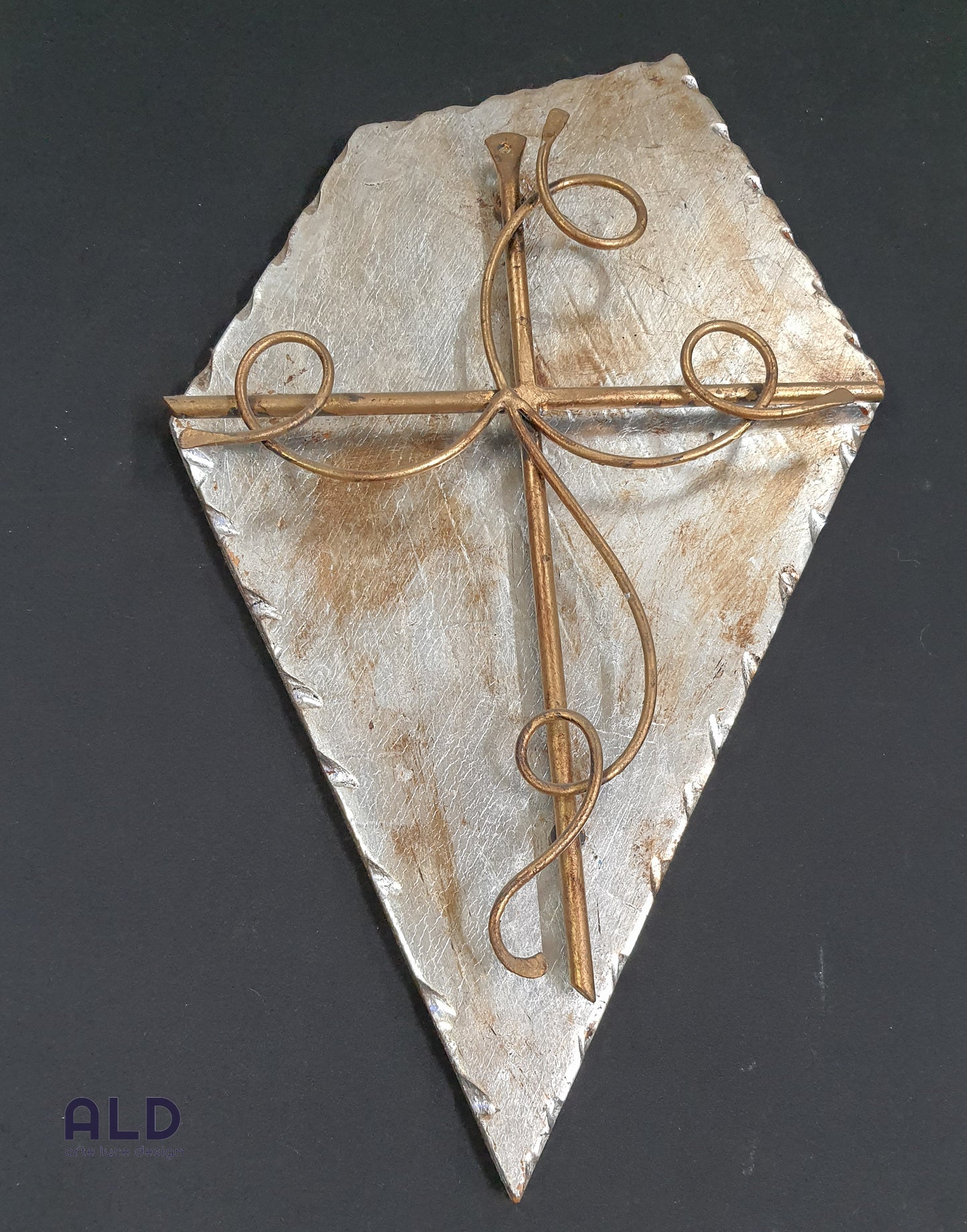 Capezzale moderno metallo e legno crocifisso oro stilizzato per camera da letto