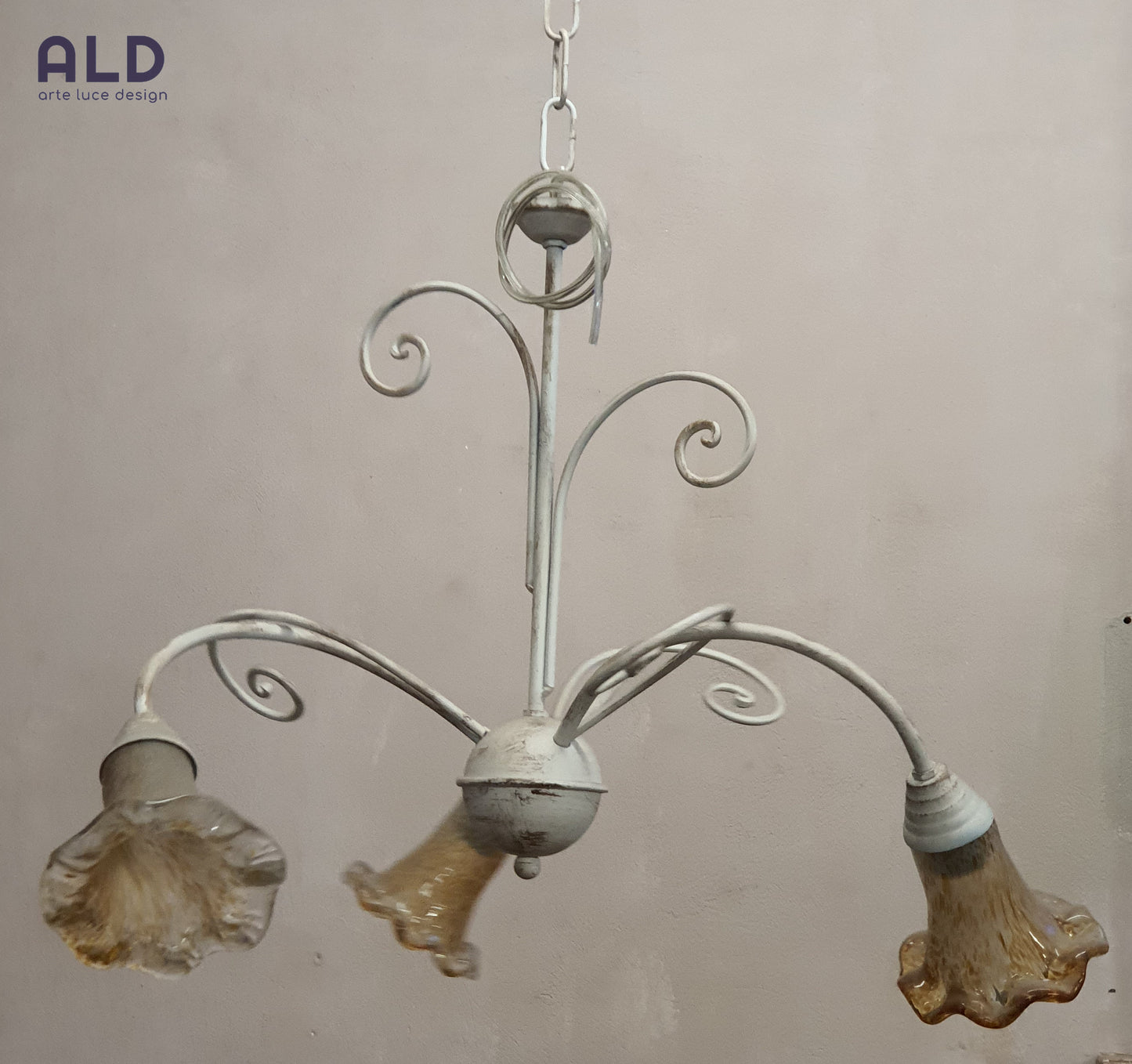 Lampadario shabby  in ferro battuto per cameretta ingresso corridoio 3 luci e14