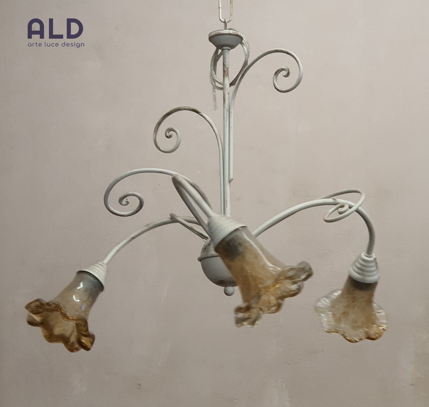 Lampadario shabby  in ferro battuto per cameretta ingresso corridoio 3 luci e14