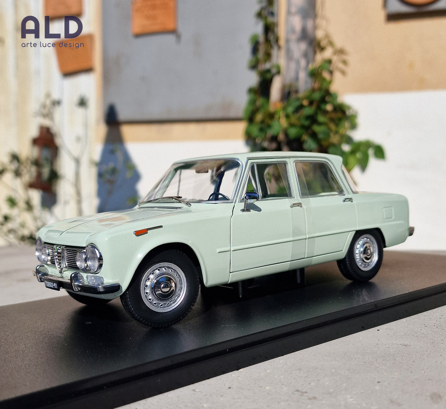 ALFA ROMEO GIULIA 1.6 Ti 1962 ACQUA DI FONTE Modellino auto scala 1/18
