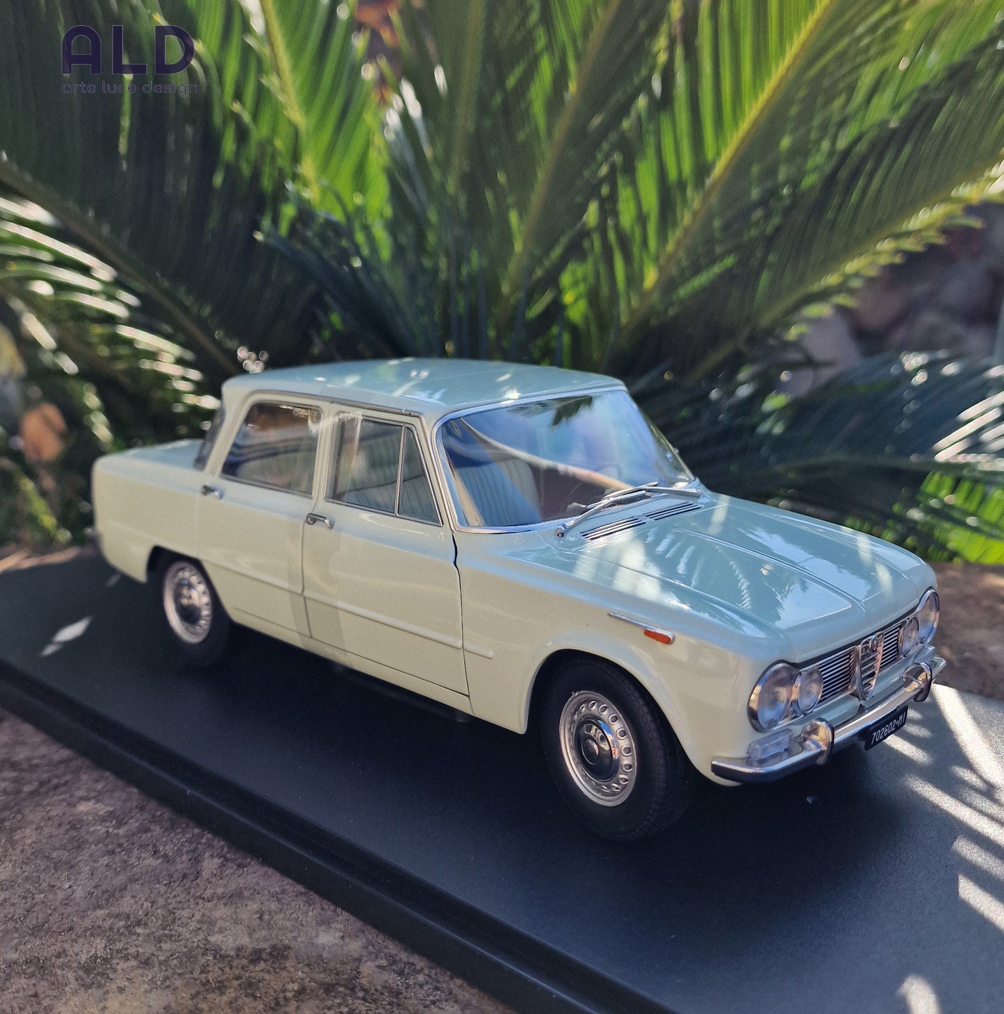 ALFA ROMEO GIULIA 1.6 Ti 1962 ACQUA DI FONTE Modellino auto scala 1/18