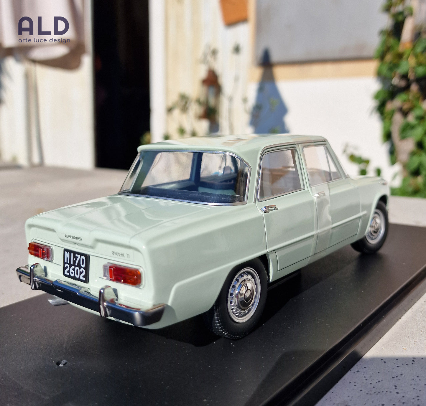 ALFA ROMEO GIULIA 1.6 Ti 1962 ACQUA DI FONTE Modellino auto scala 1/18