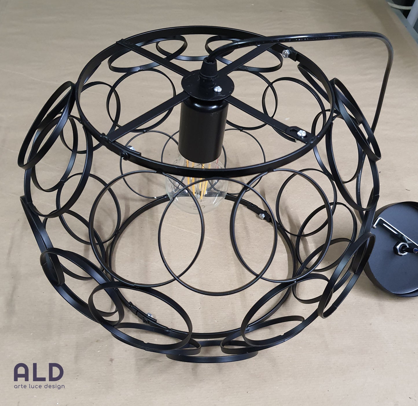 Lampadario moderno nero traforato per cucina bagno cameretta camera da letto