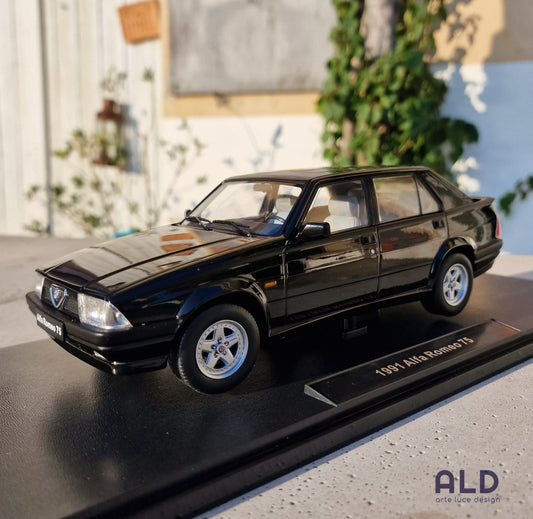 modellino auto scala 1;18 alfa romeo 75 del 1991 N modellini diecast