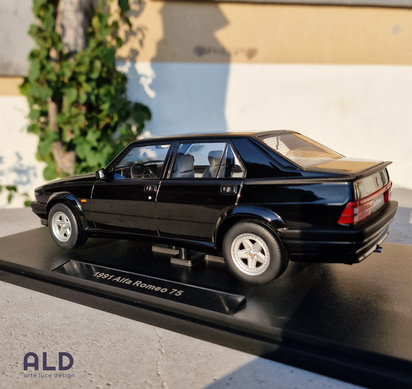 modellino auto scala 1;18 alfa romeo 75 del 1991 N modellini diecast