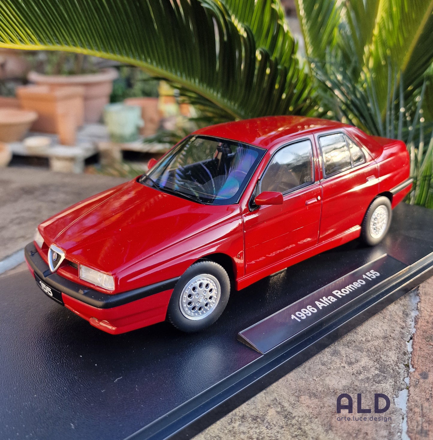 modellino auto scala 1/18 alfa romeo 155 del 1996 modellini diecast triple9