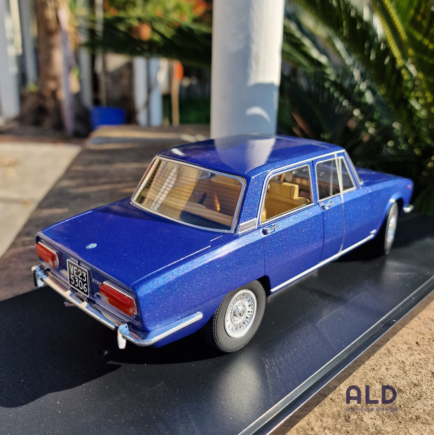 modellino auto scala 1/18 ALFA ROMEO 2000 BERLINA 1971 modellini della mitica