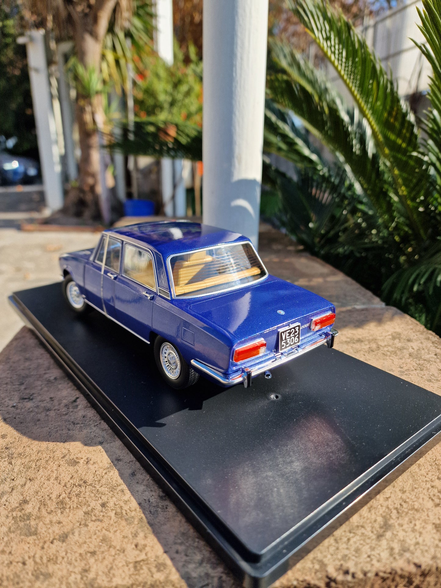 modellino auto scala 1/18 ALFA ROMEO 2000 BERLINA 1971 modellini della mitica