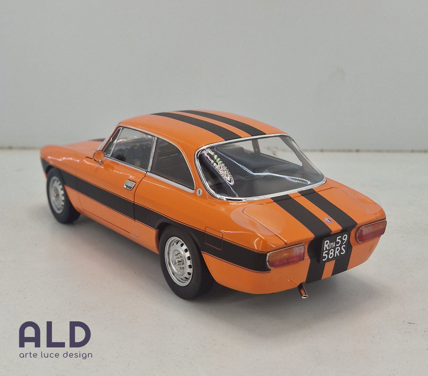 modellino auto 1/18 alfa romeo GTv 2000 del 1973 modellini GT collezione norev