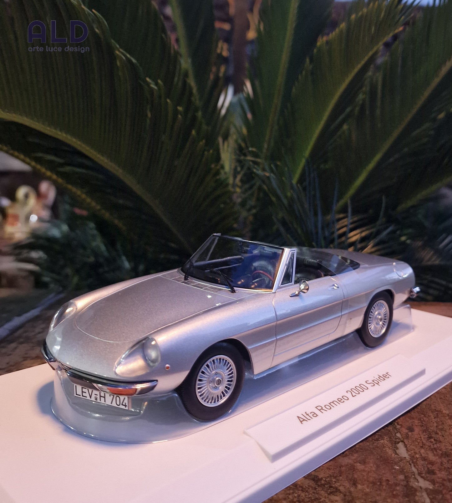 modellino auto scala 1/18 alfa romeo 2000 spider modellini diecast della norev