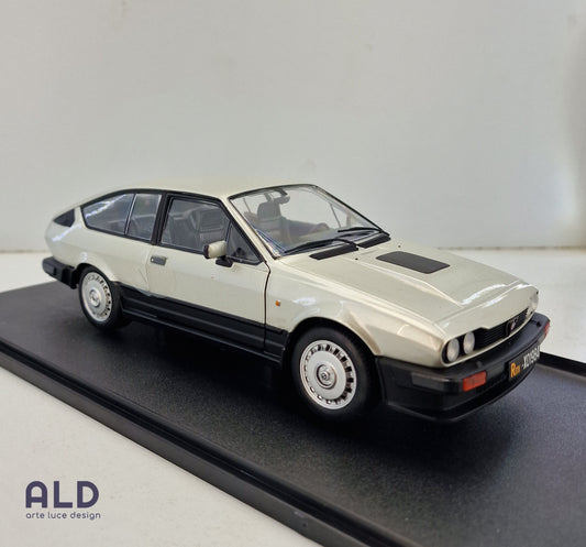 modellino auto scala 1/18 alfa romeo gtv6 modellini da collezione della solido