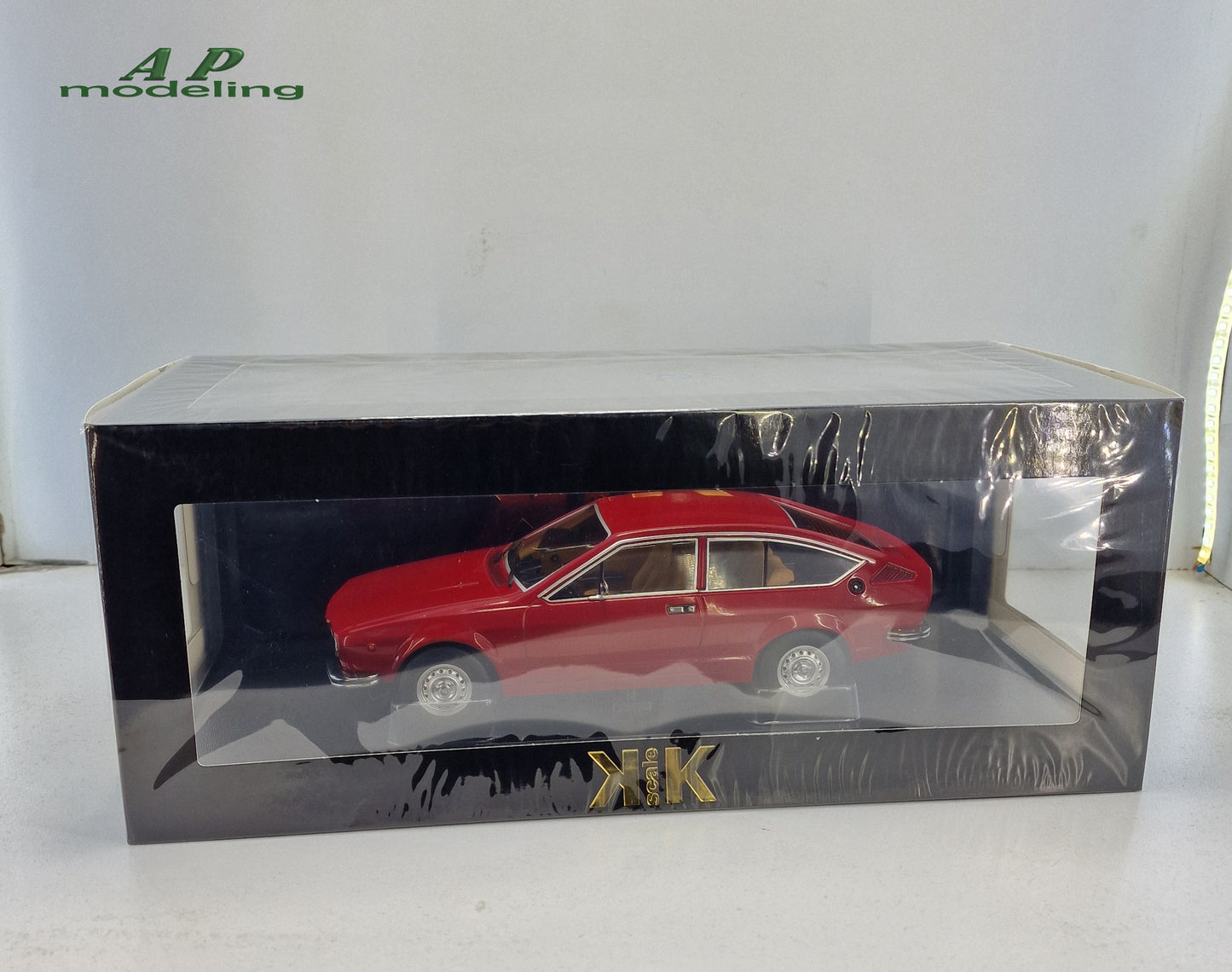 modellino auto scala 1/18 alfa romeo alfetta gt 1.6 del 1976 modellini KK scale