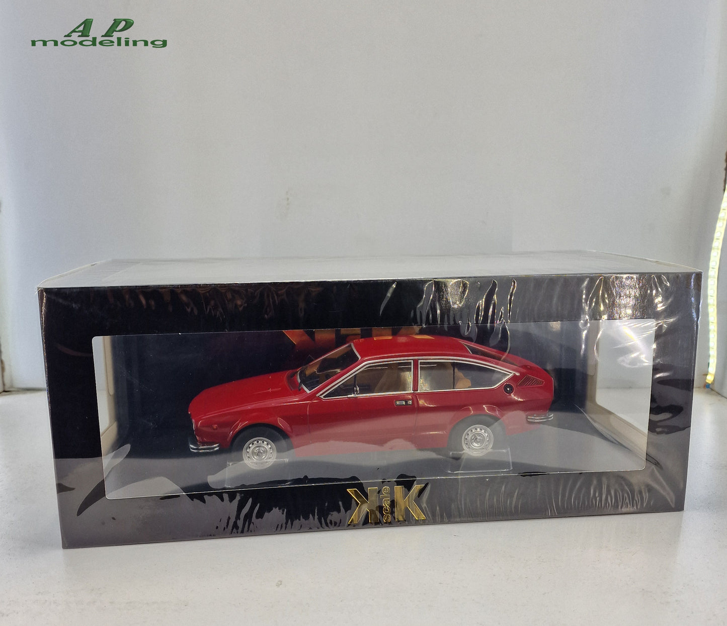 modellino auto scala 1/18 alfa romeo alfetta gt 1.6 del 1976 modellini KK scale