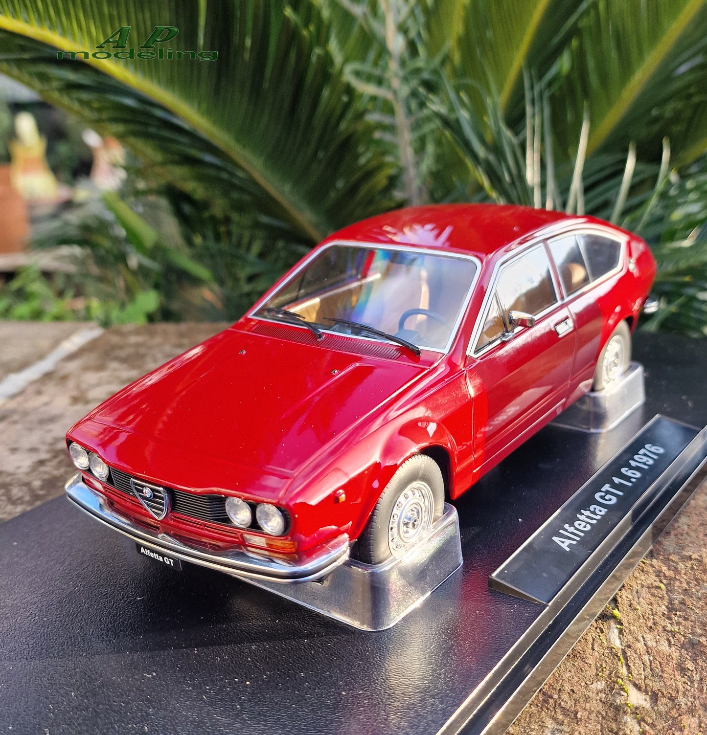 modellino auto scala 1/18 alfa romeo alfetta gt 1.6 del 1976 modellini KK scale