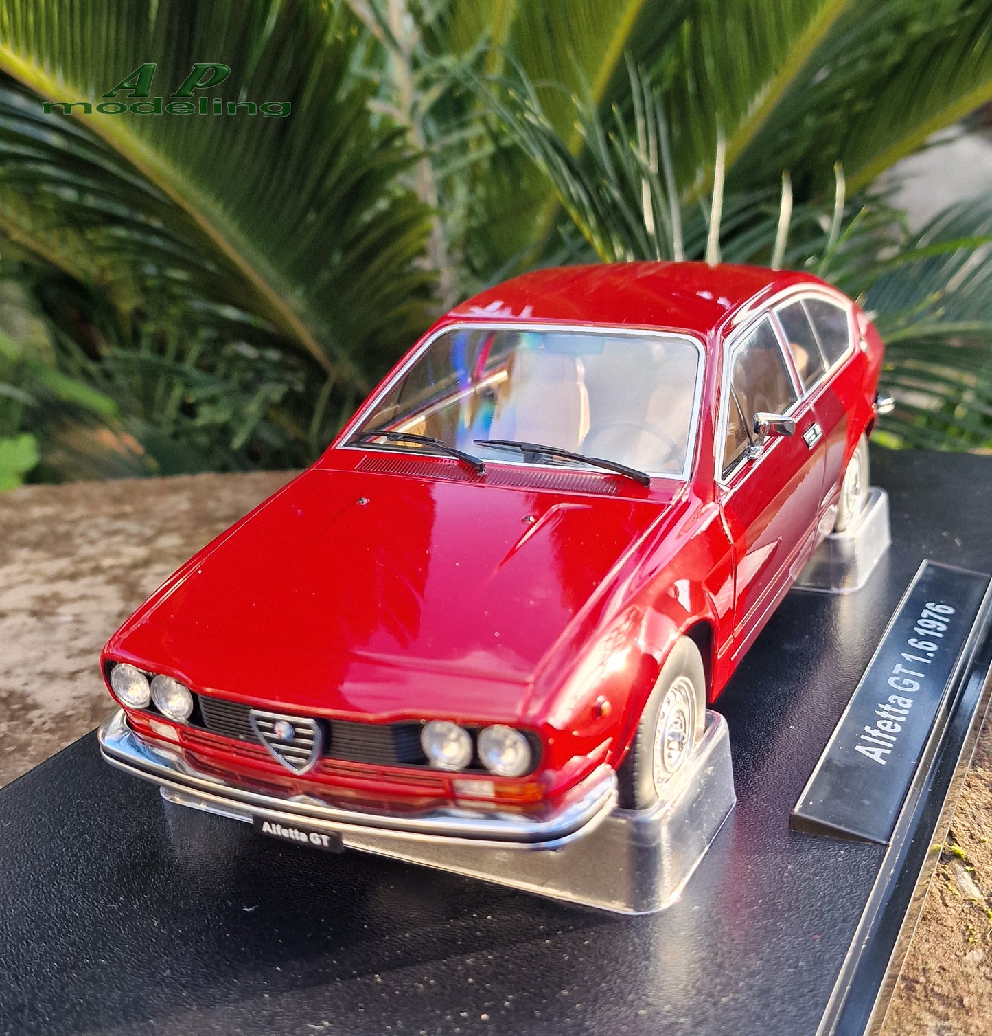 modellino auto scala 1/18 alfa romeo alfetta gt 1.6 del 1976 modellini KK scale
