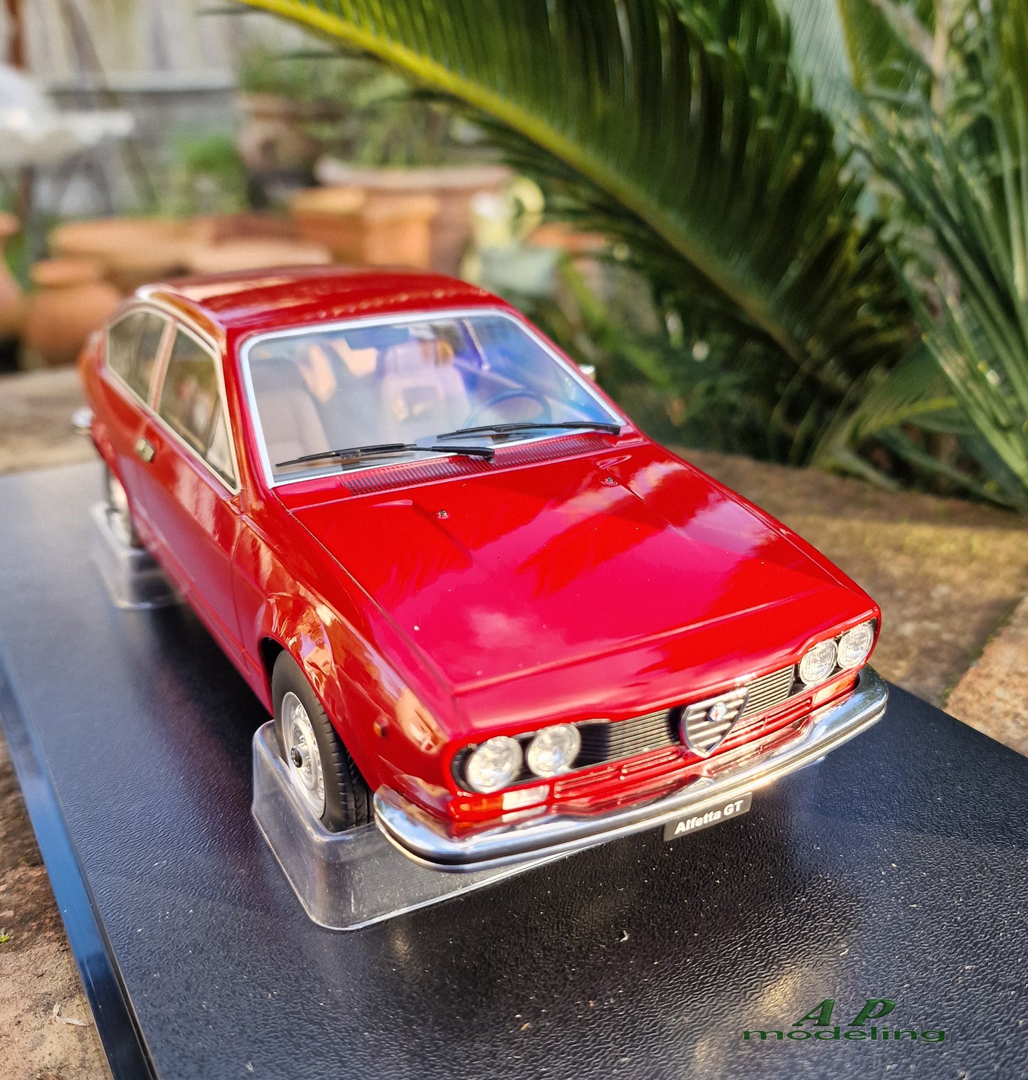 modellino auto scala 1/18 alfa romeo alfetta gt 1.6 del 1976 modellini KK scale
