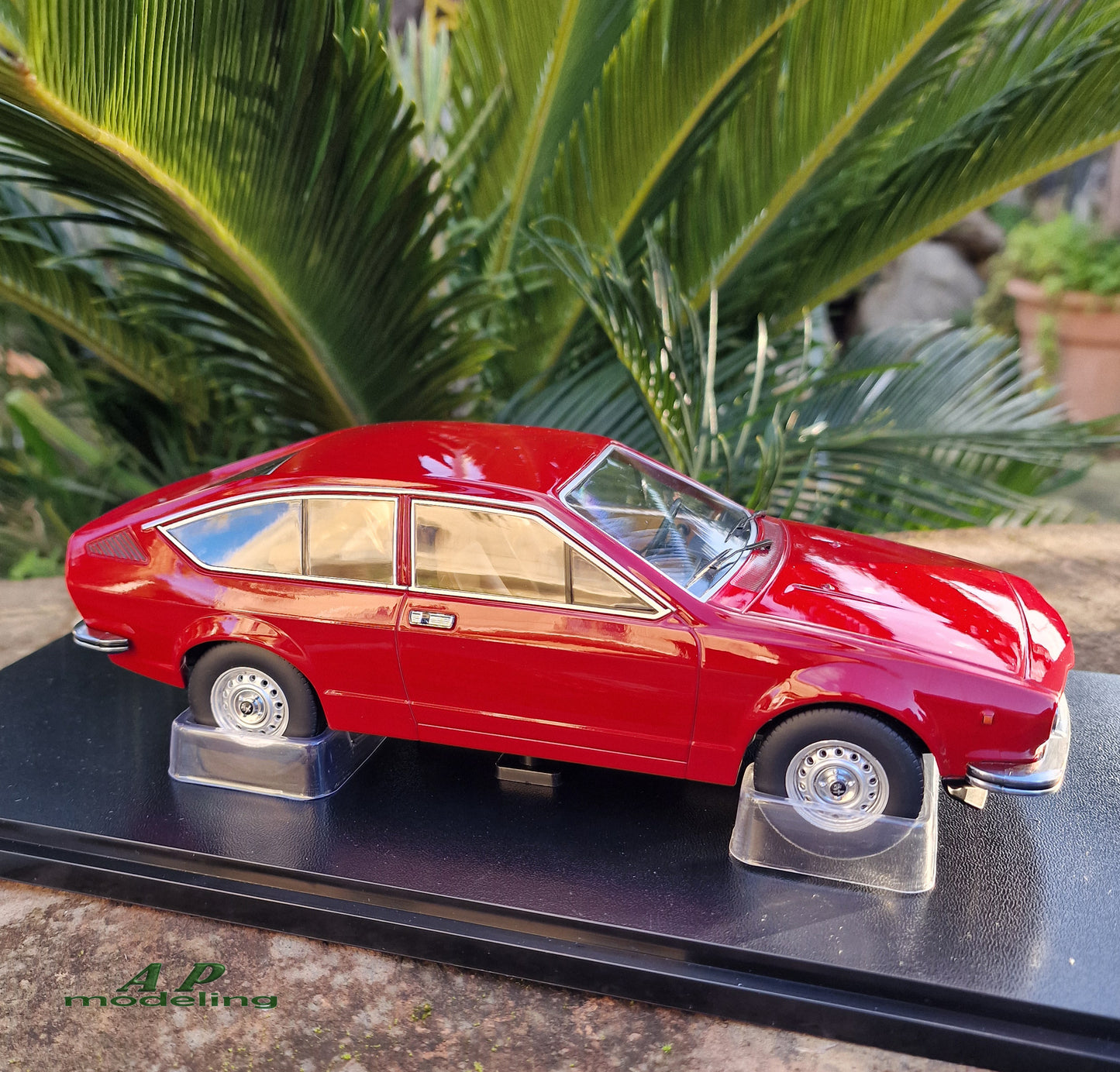 modellino auto scala 1/18 alfa romeo alfetta gt 1.6 del 1976 modellini KK scale