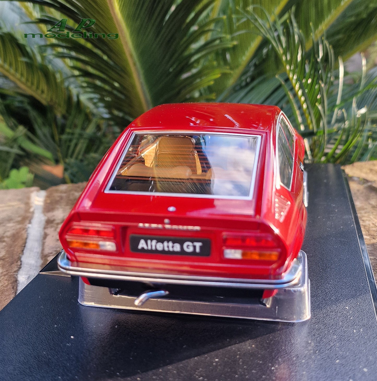 modellino auto scala 1/18 alfa romeo alfetta gt 1.6 del 1976 modellini KK scale