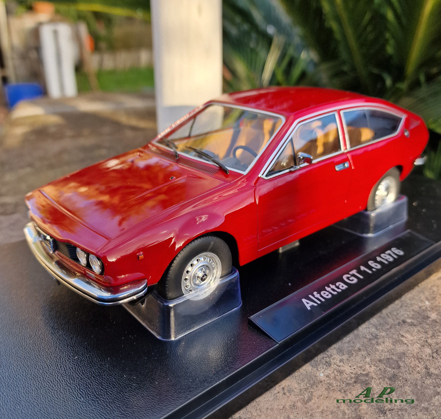 modellino auto scala 1/18 alfa romeo alfetta gt 1.6 del 1976 modellini KK scale