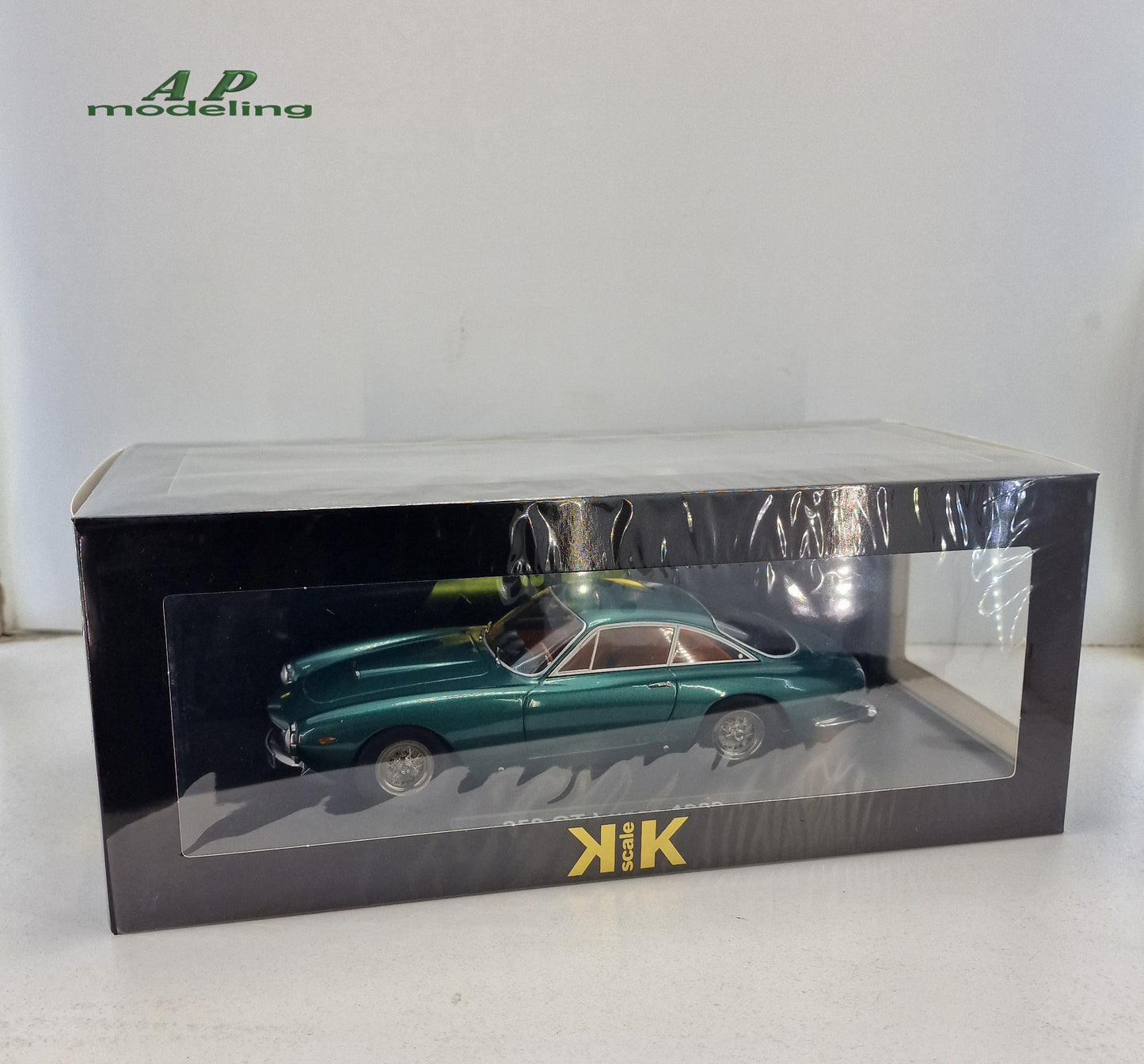 modellino auto scala 1/18 ferrari 250 GT lusso del 1962 modellini da collezione