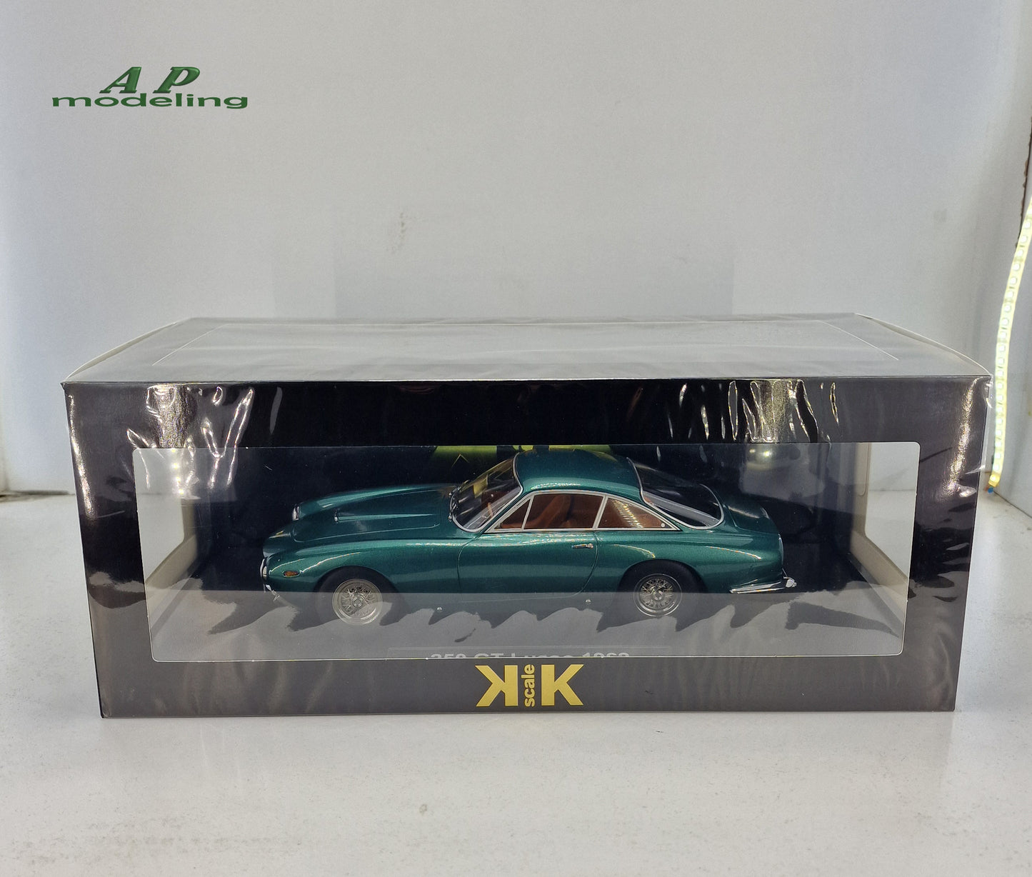 modellino auto scala 1/18 ferrari 250 GT lusso del 1962 modellini da collezione