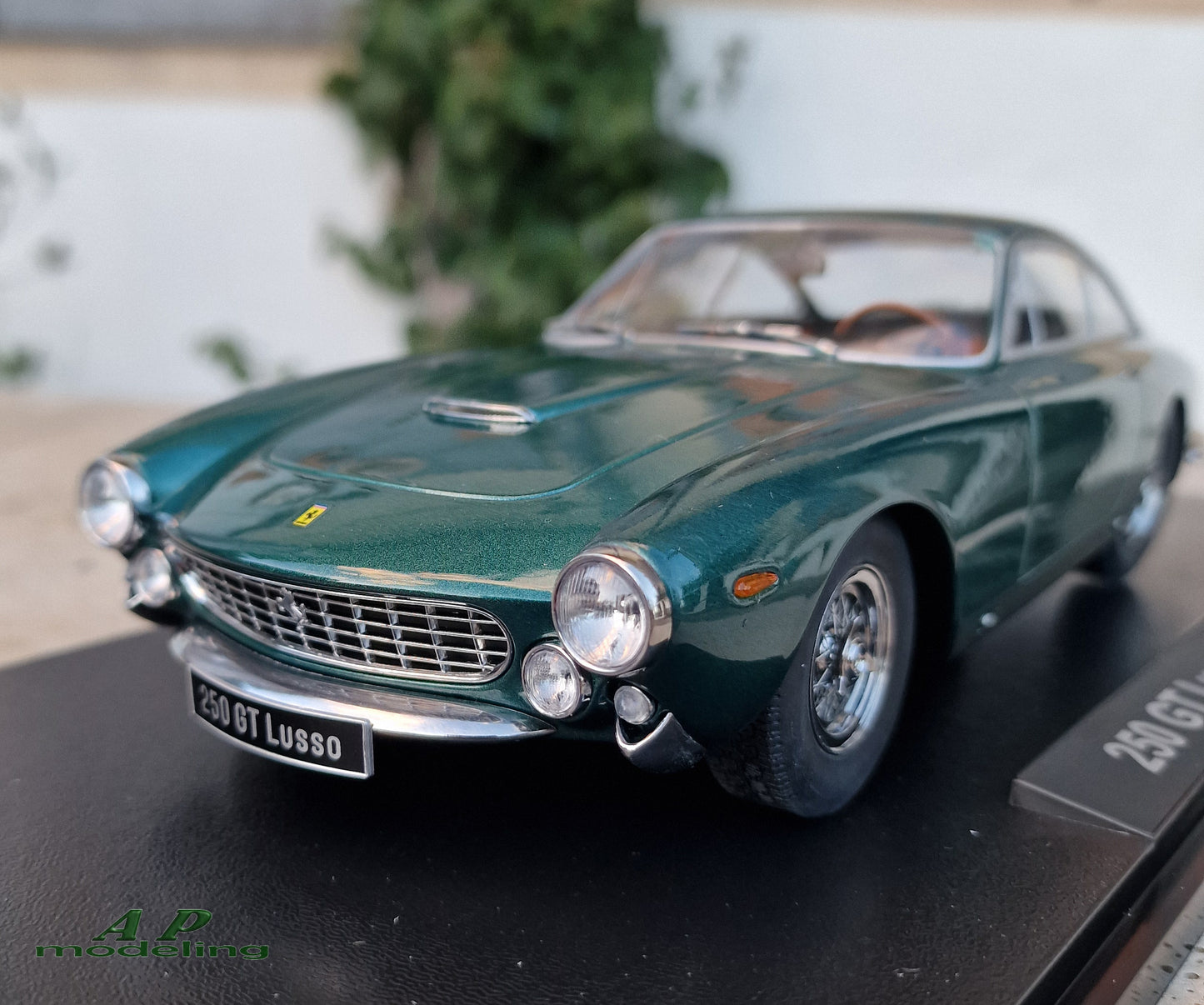 modellino auto scala 1/18 ferrari 250 GT lusso del 1962 modellini da collezione