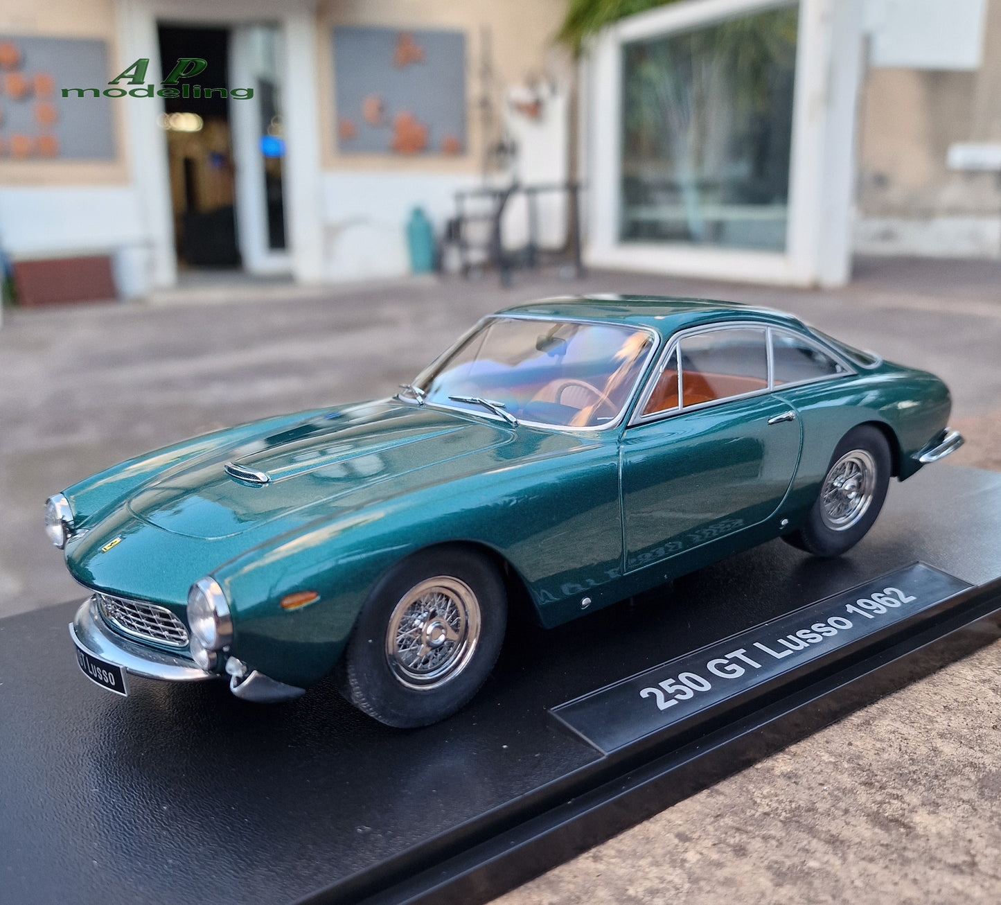 modellino auto scala 1/18 ferrari 250 GT lusso del 1962 modellini da collezione