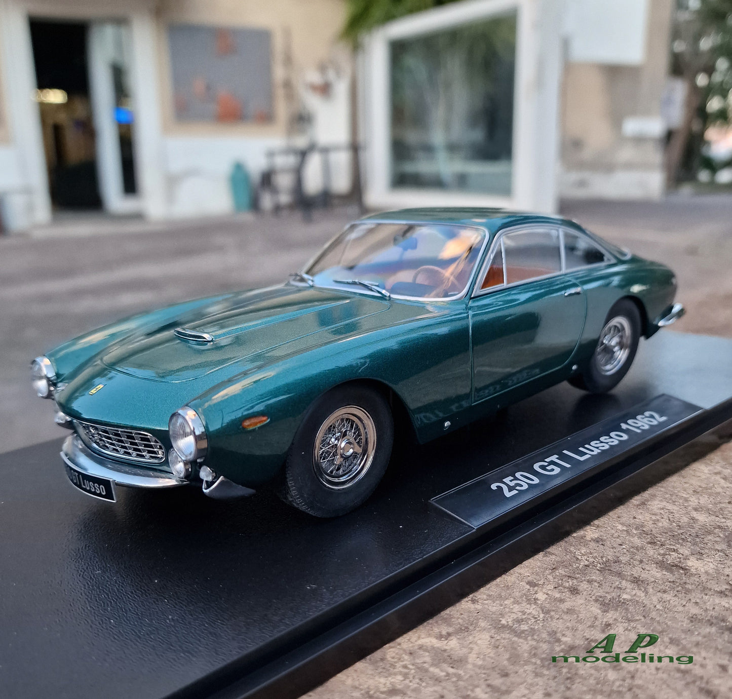 modellino auto scala 1/18 ferrari 250 GT lusso del 1962 modellini da collezione