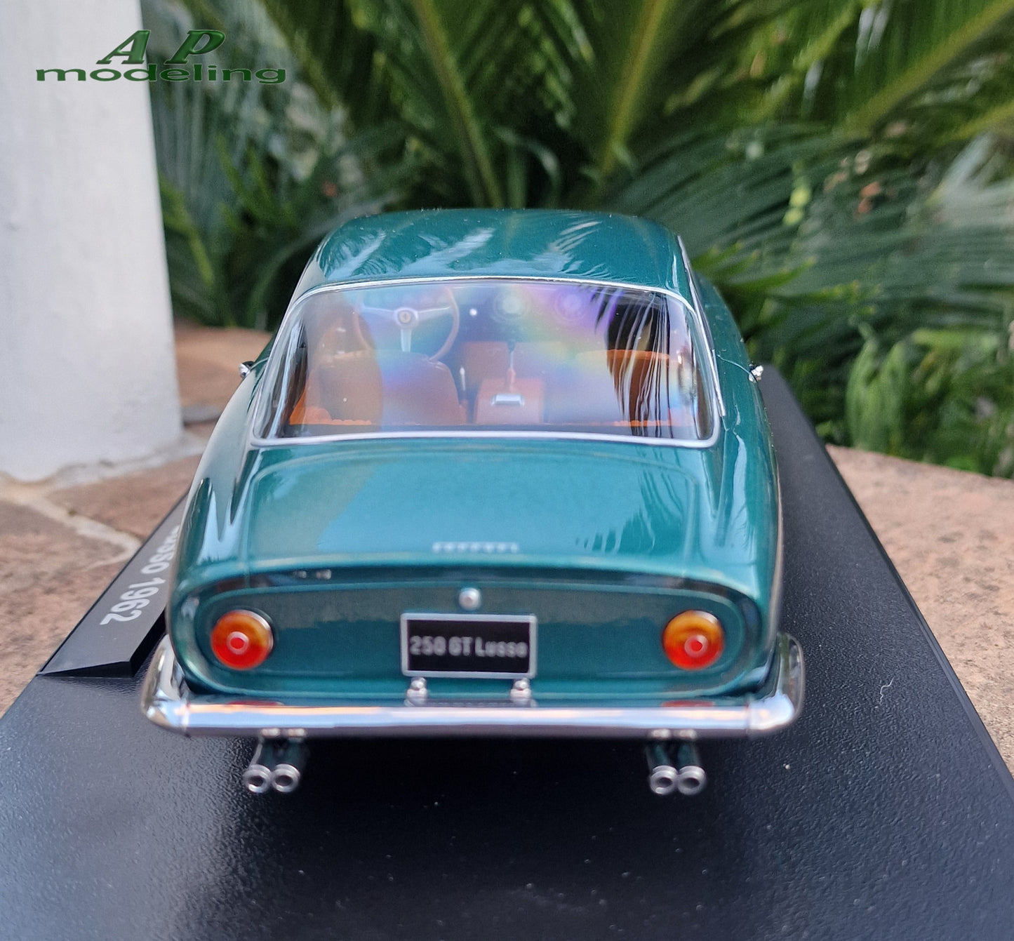 modellino auto scala 1/18 ferrari 250 GT lusso del 1962 modellini da collezione