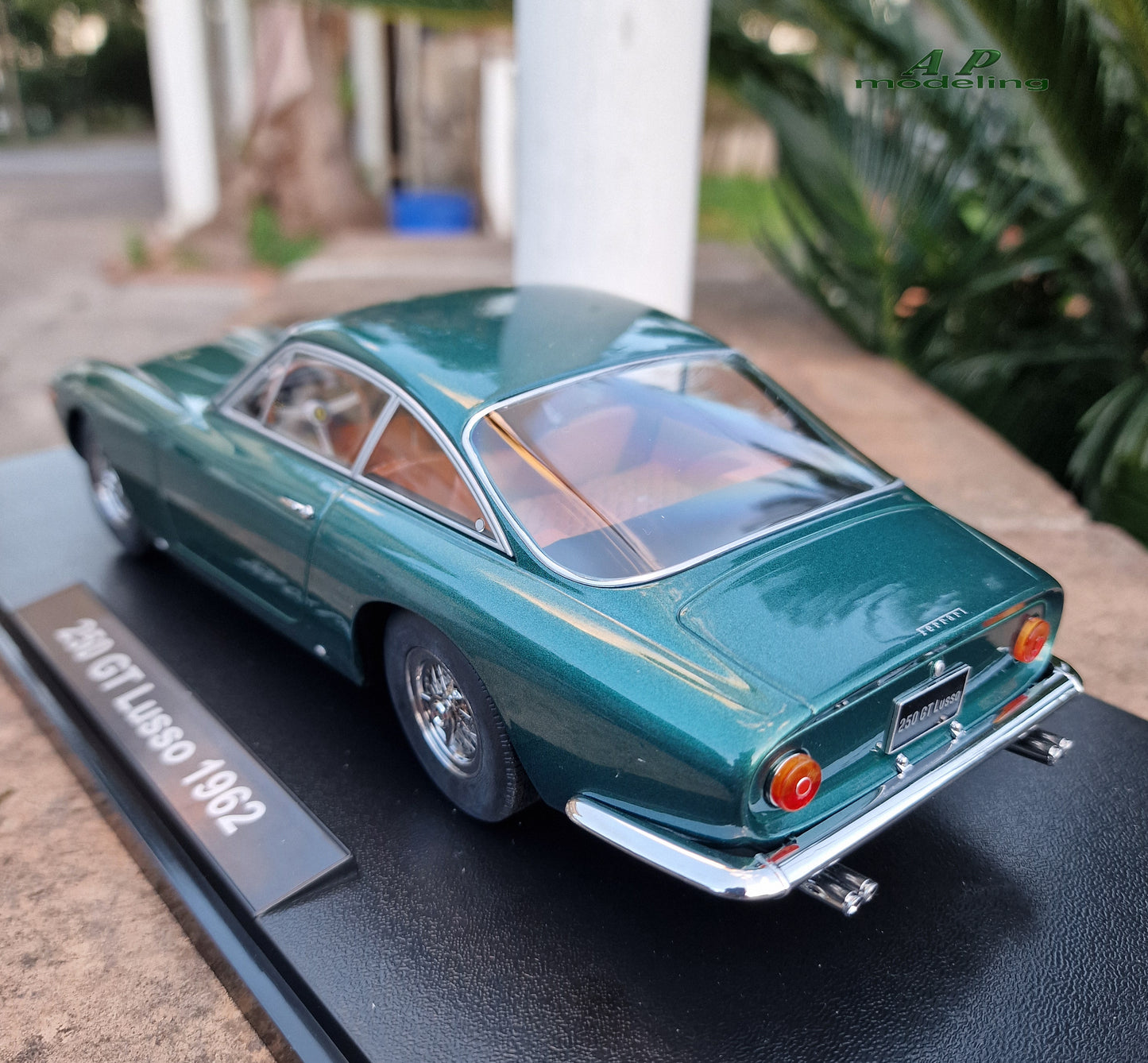 modellino auto scala 1/18 ferrari 250 GT lusso del 1962 modellini da collezione