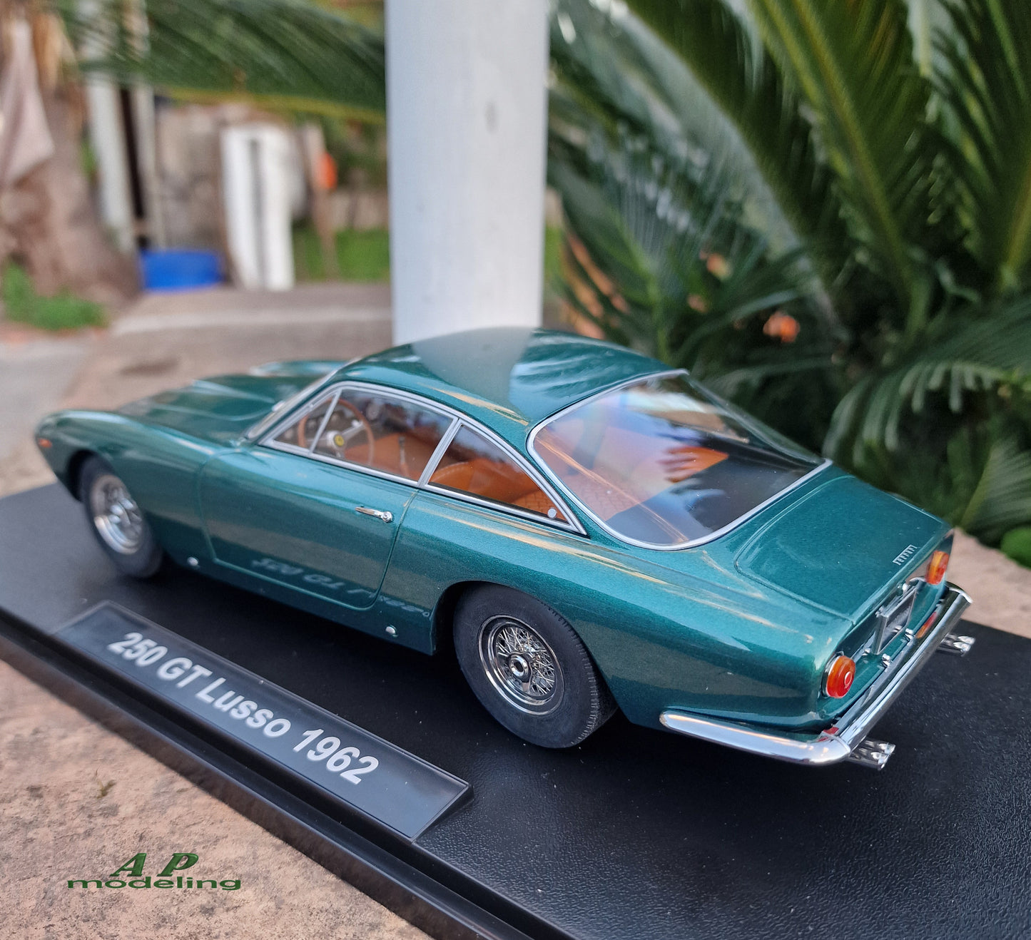 modellino auto scala 1/18 ferrari 250 GT lusso del 1962 modellini da collezione