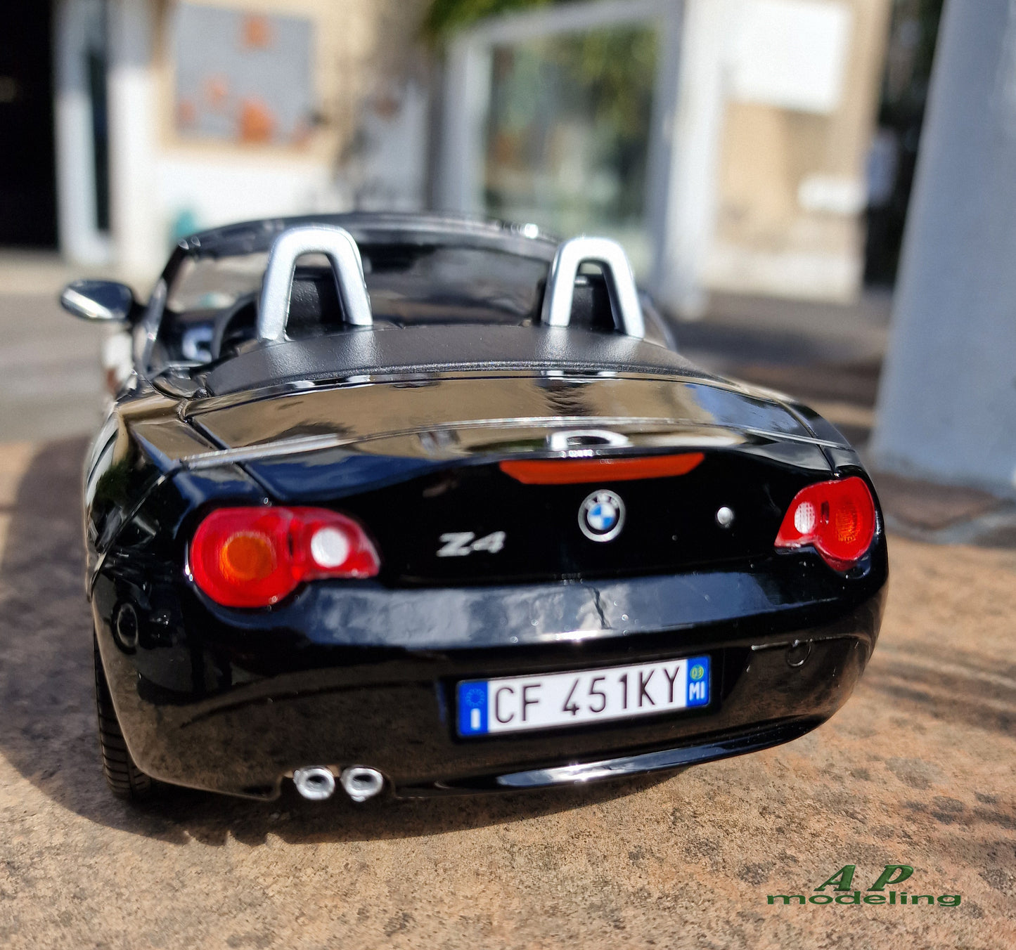 modellino auto scala 1/18 bmw Z4 cabrio modellini da collezione die cast