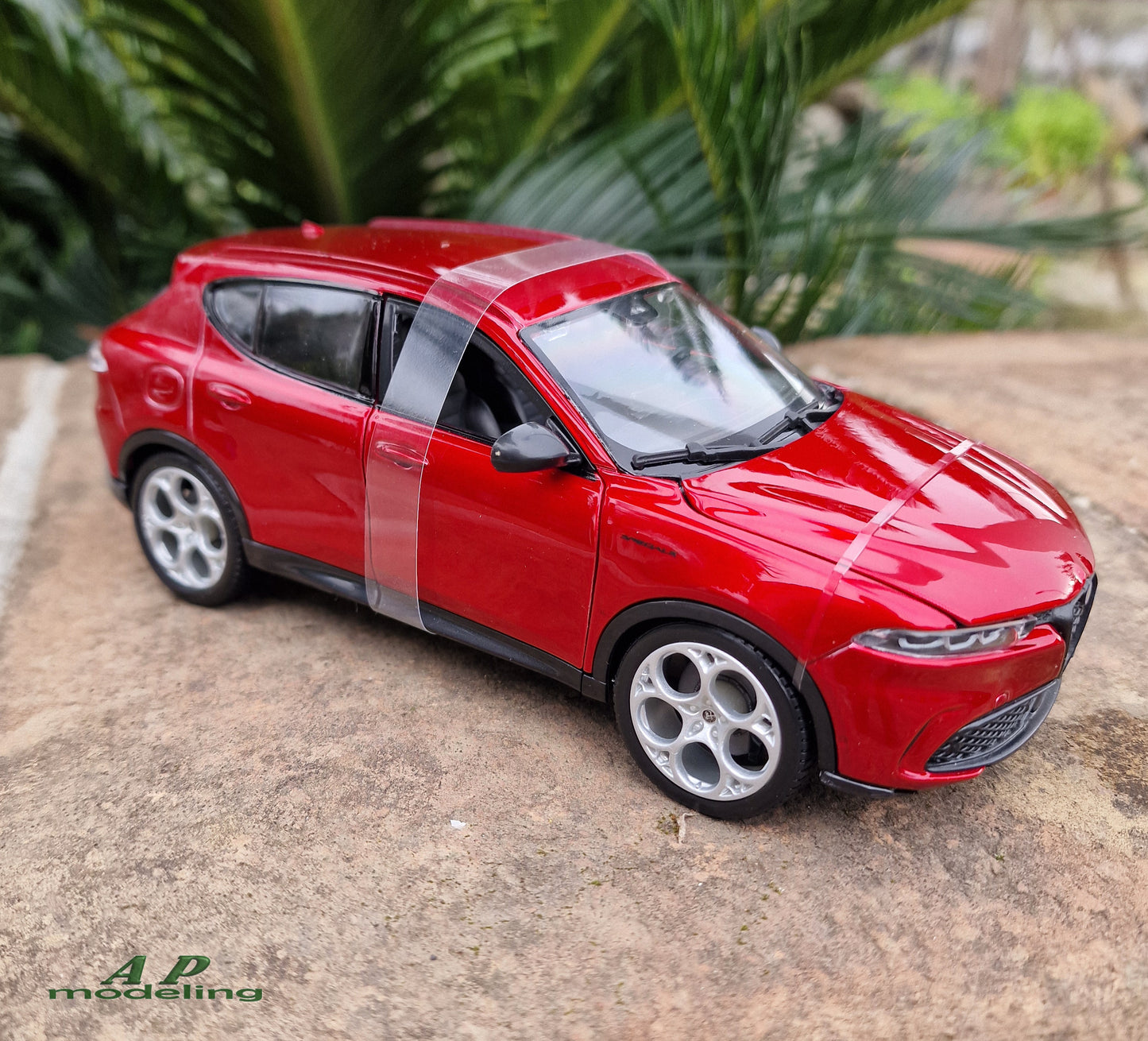 modellino auto 1:24 alfa romeo tonale rossa della bburago modellini die cast